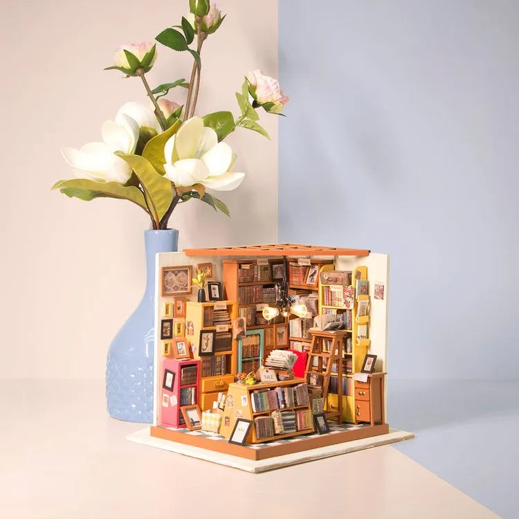 DIY Miniature House | Sam's Study