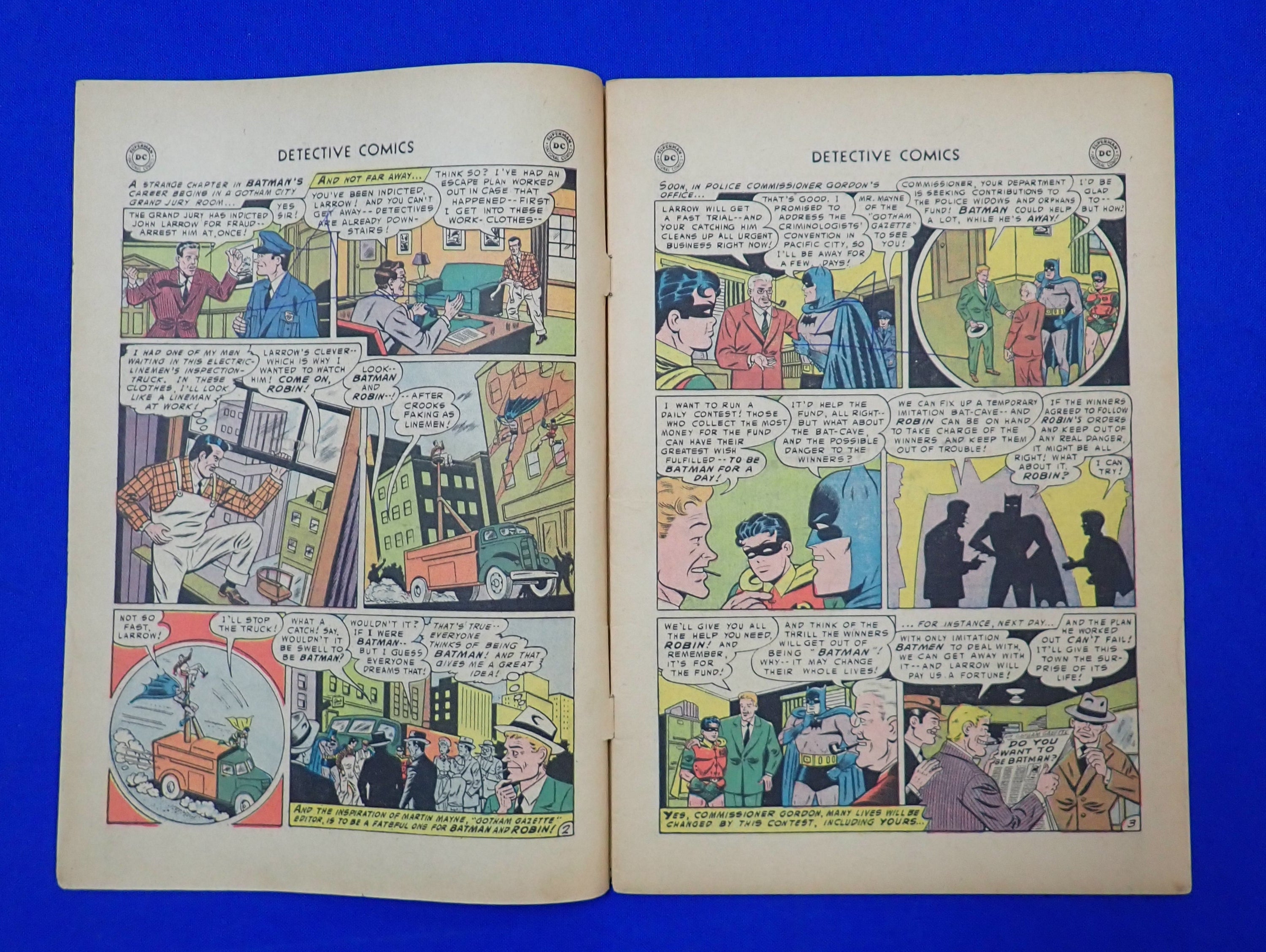 Detective Comics #225 (1955) - PR (.5) - Front & Back Cover Detached - 1st Martian Manhunter