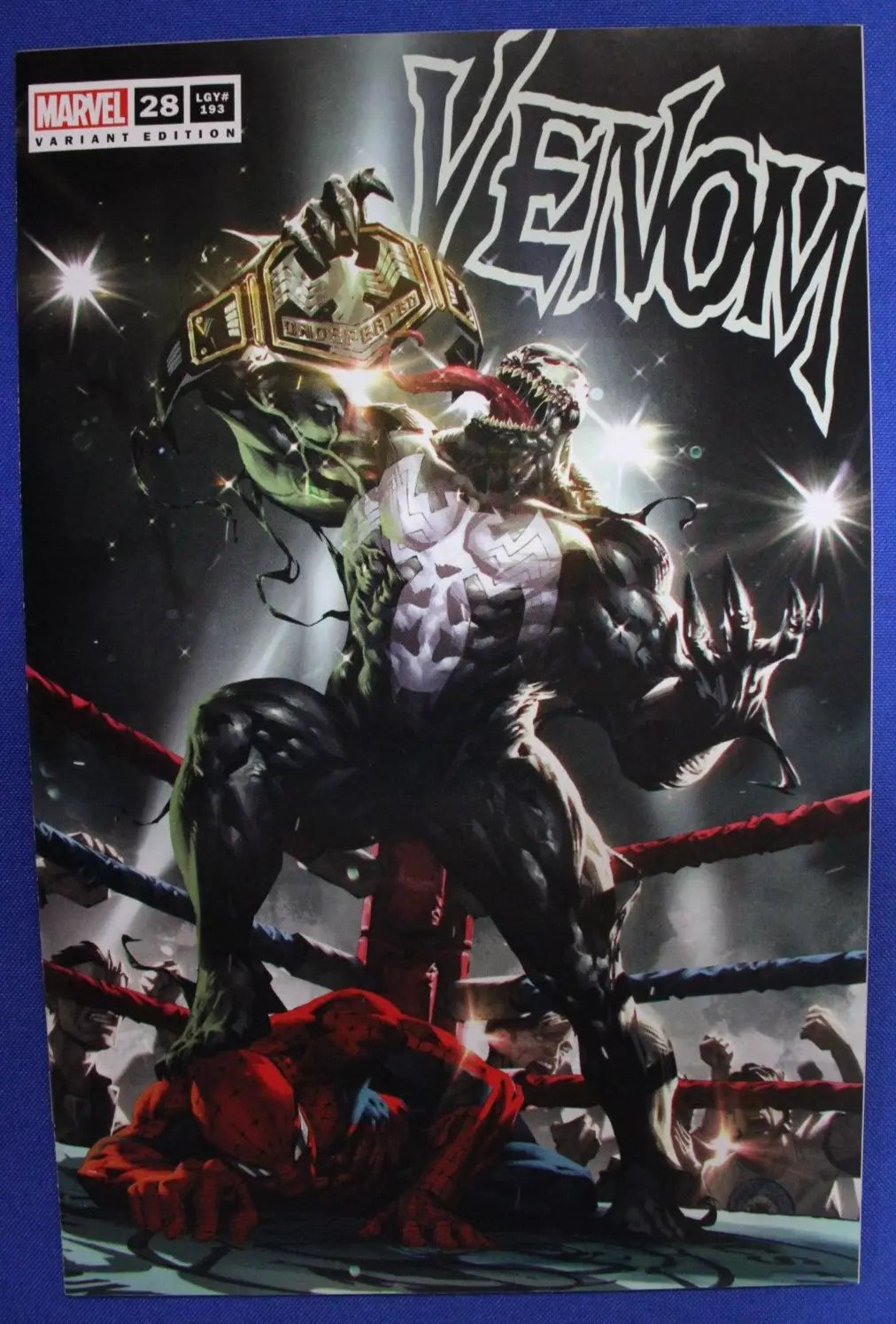 Venom #28 Frankie's Comics Golden Apple Kael Ngu Variant NM
