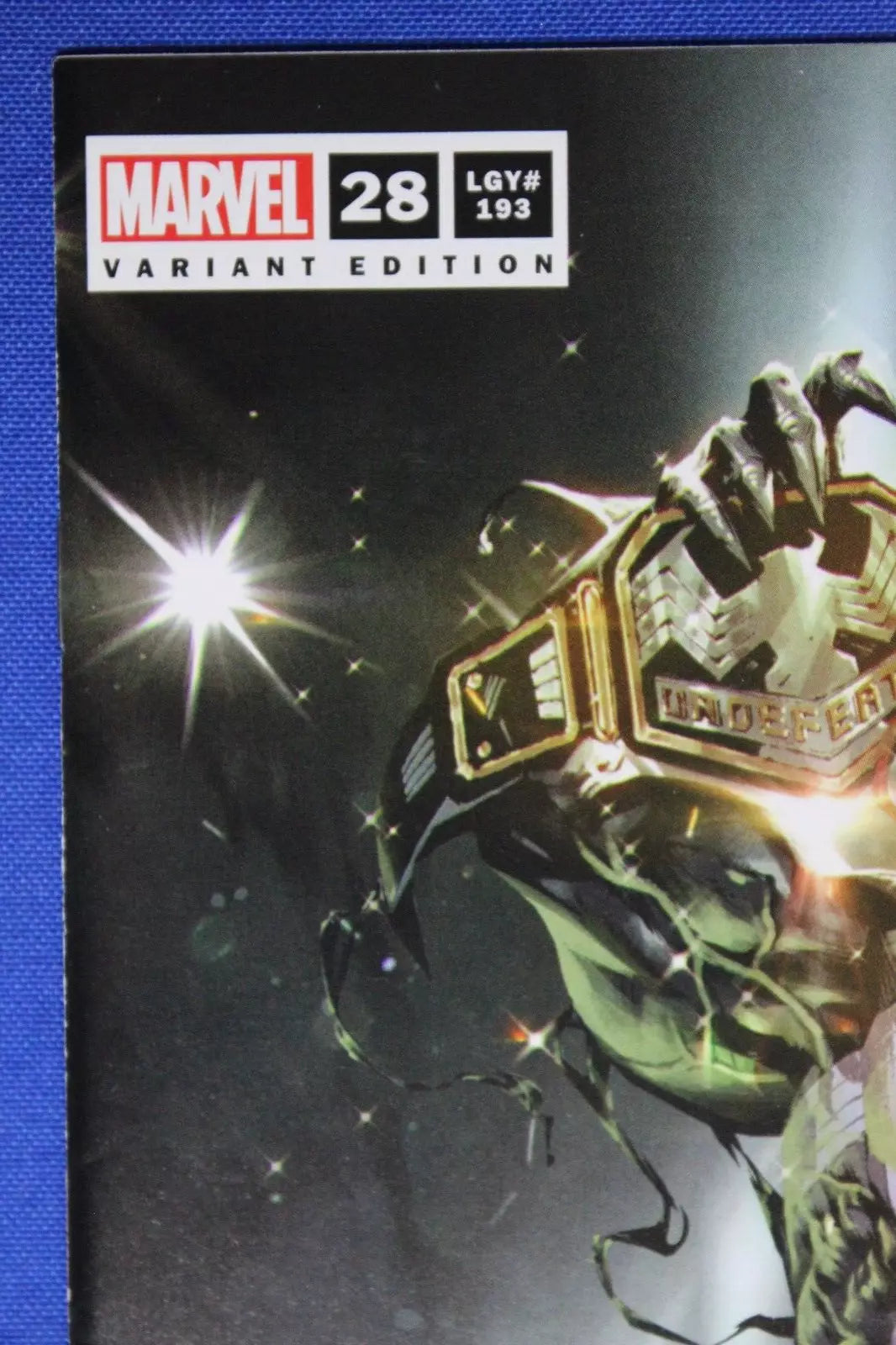 Venom #28 Frankie's Comics Golden Apple Kael Ngu Variant NM