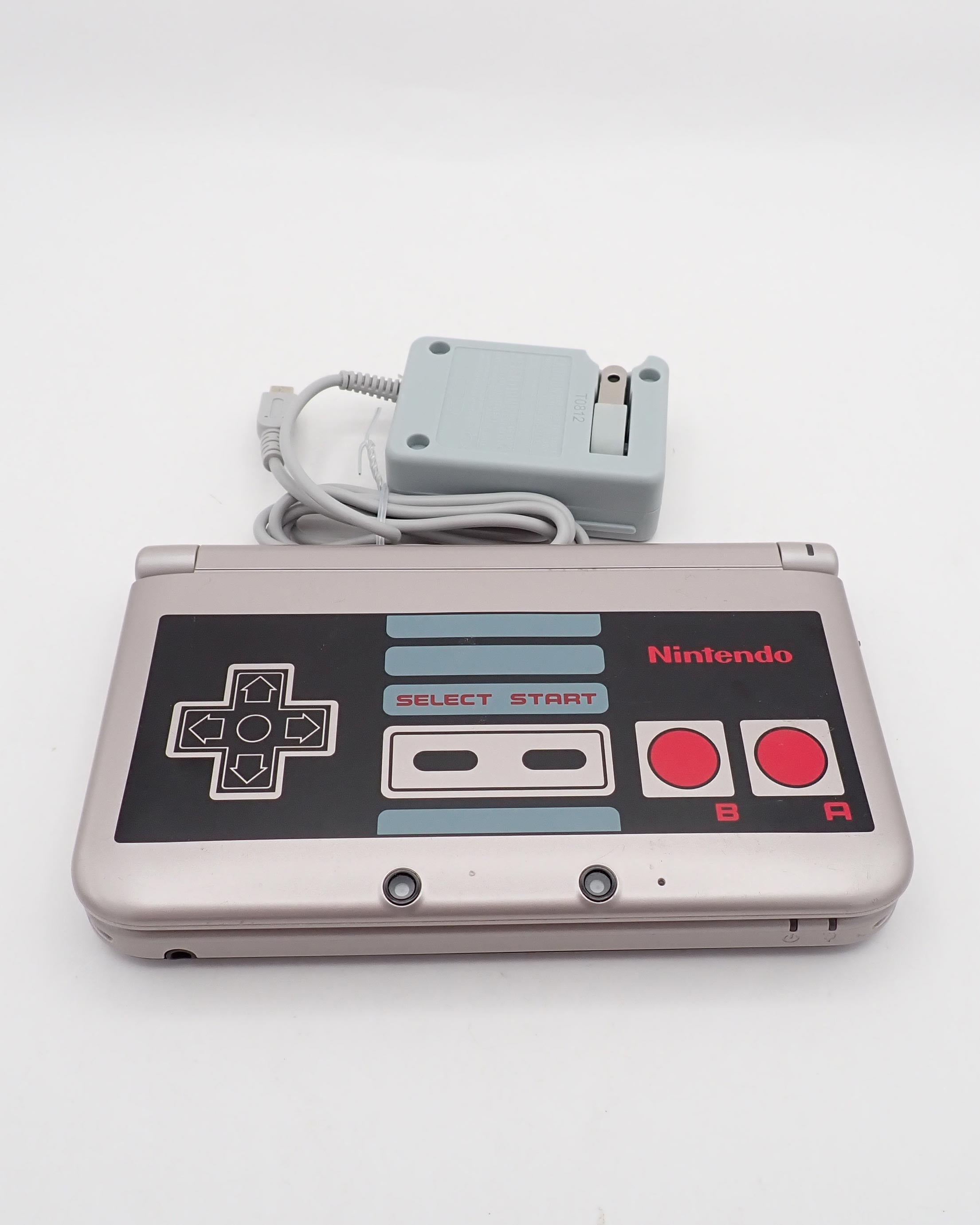 Nintendo 3DS XL - Retro NES