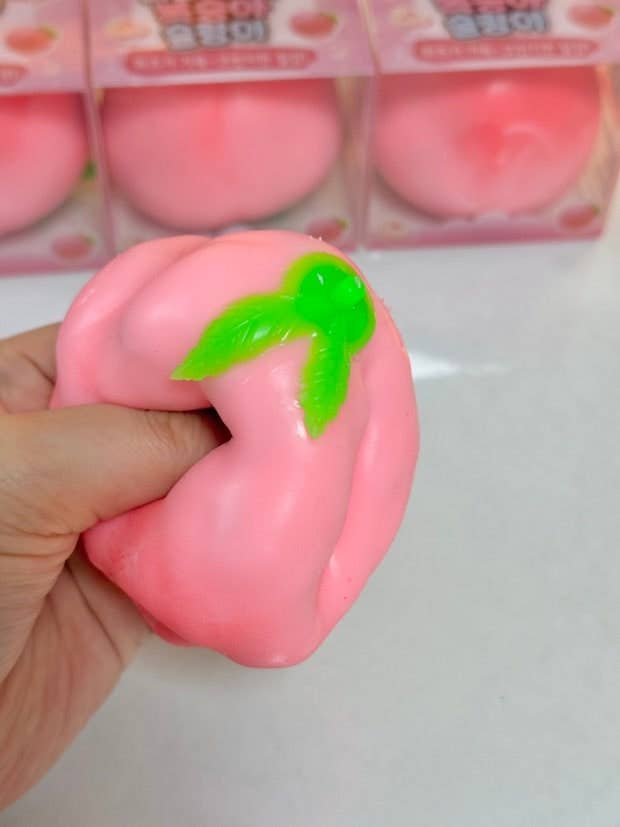 Peach Crunch Squishy – Soft & Stretchy ASMR Fidget