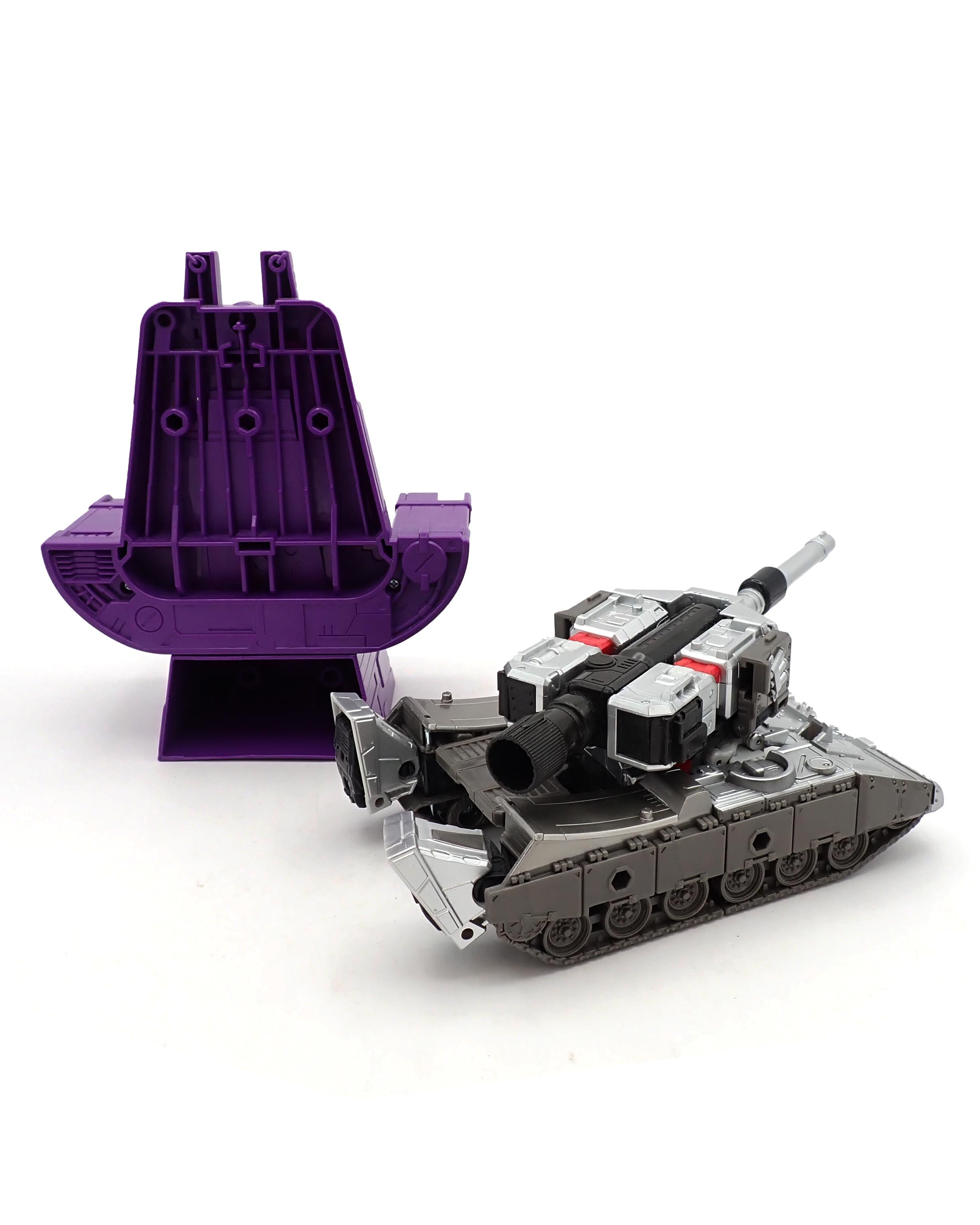 Megatron with Nemesis Throne - Transformers Dramatic Capture Series [INCOMPLETE]