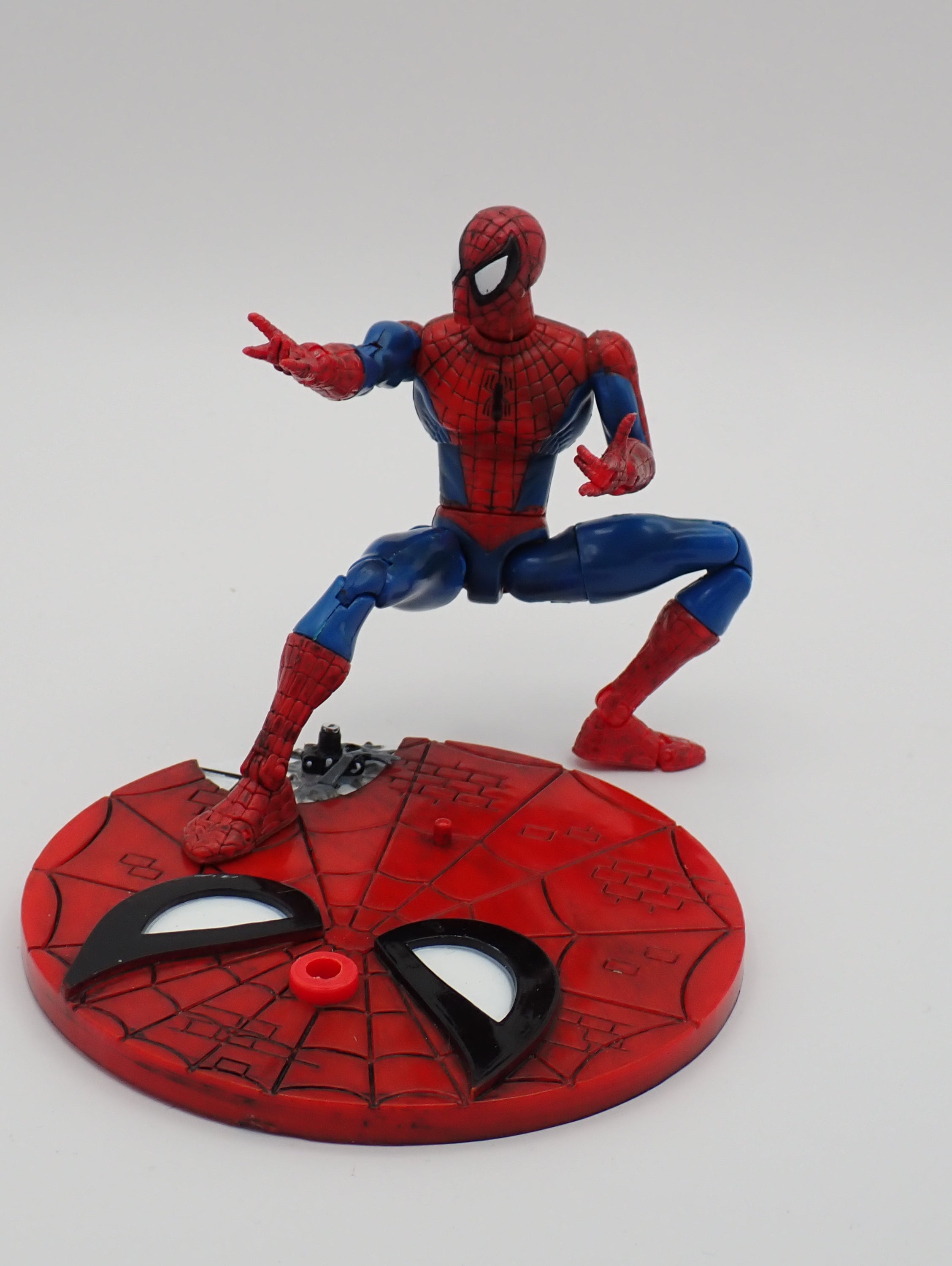 2001 Toybiz Spider-Man figure with base