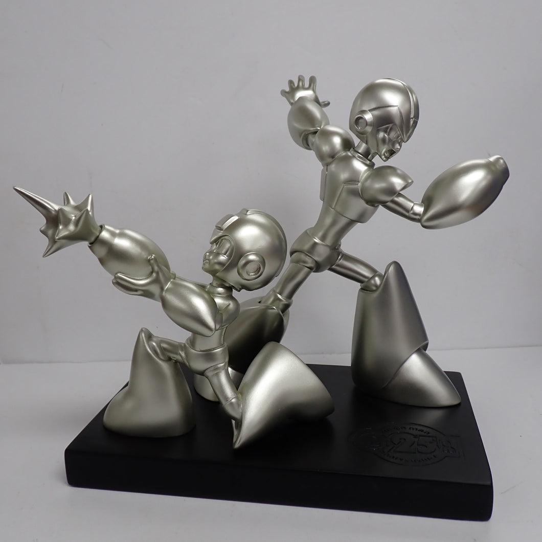 Megaman + X Silver 25th Anniversary Statue (0972)