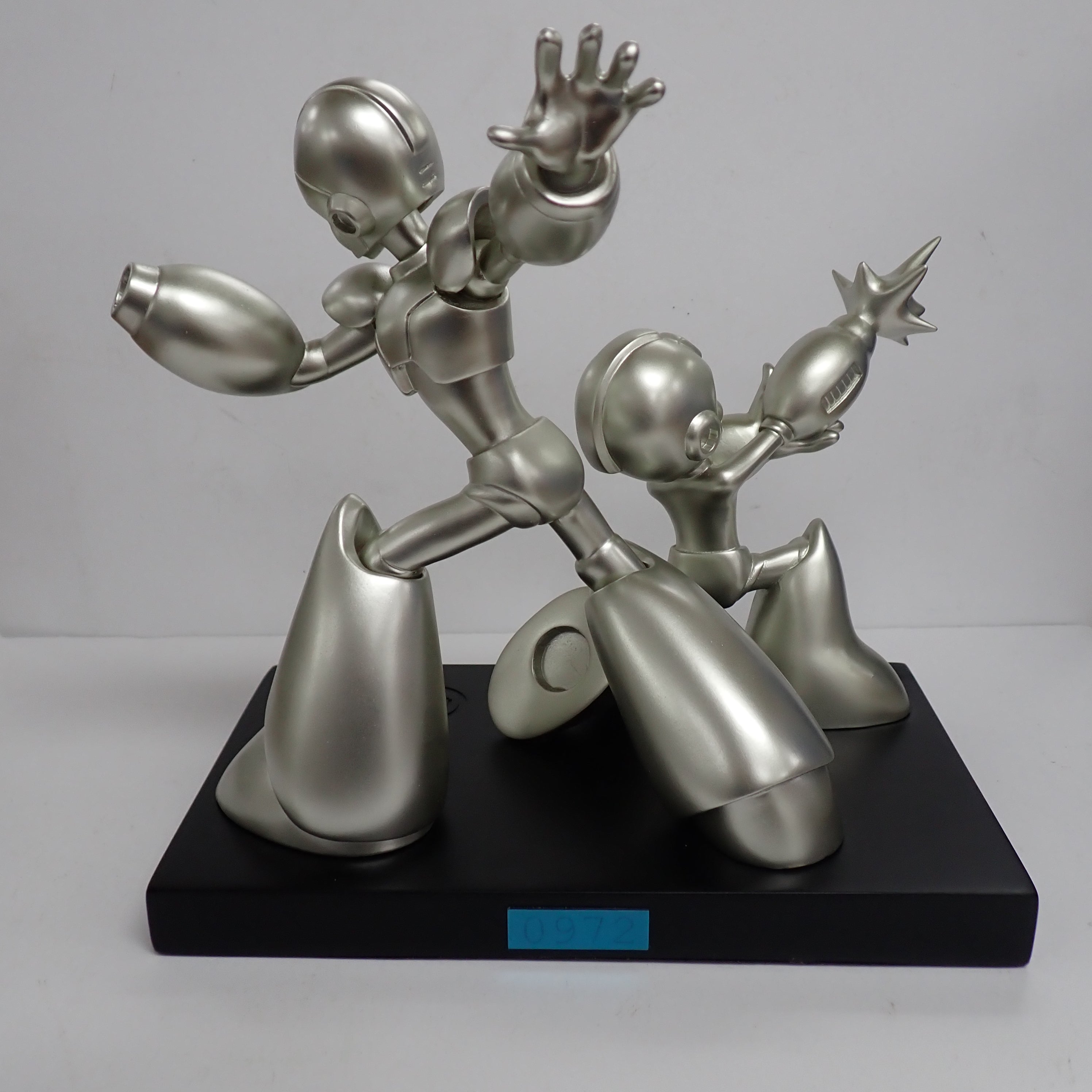 Megaman + X Silver 25th Anniversary Statue (0972)