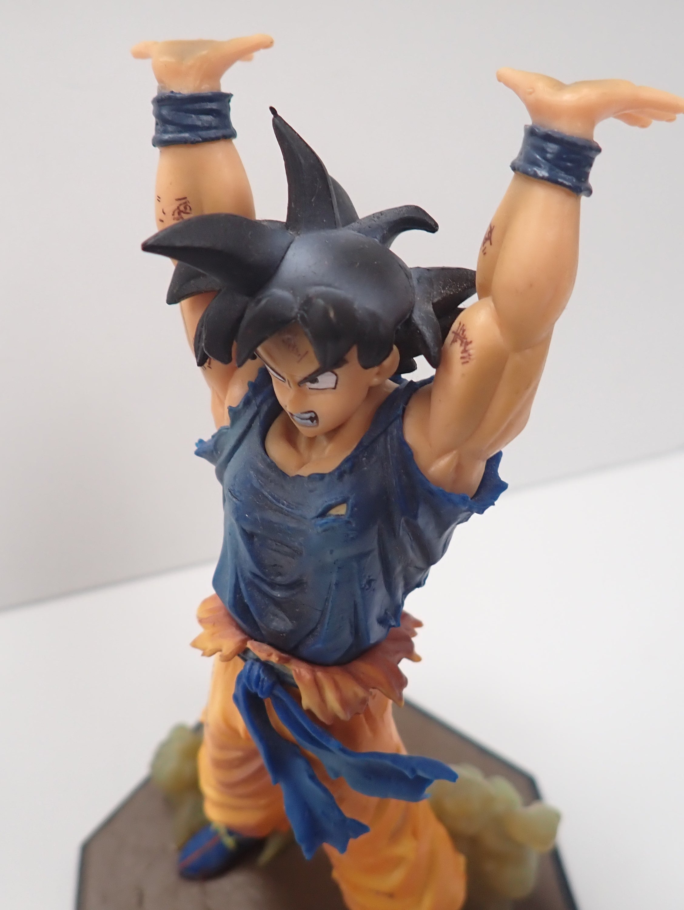 DBZ Goku Genki Dama Spirit Bomb Figure