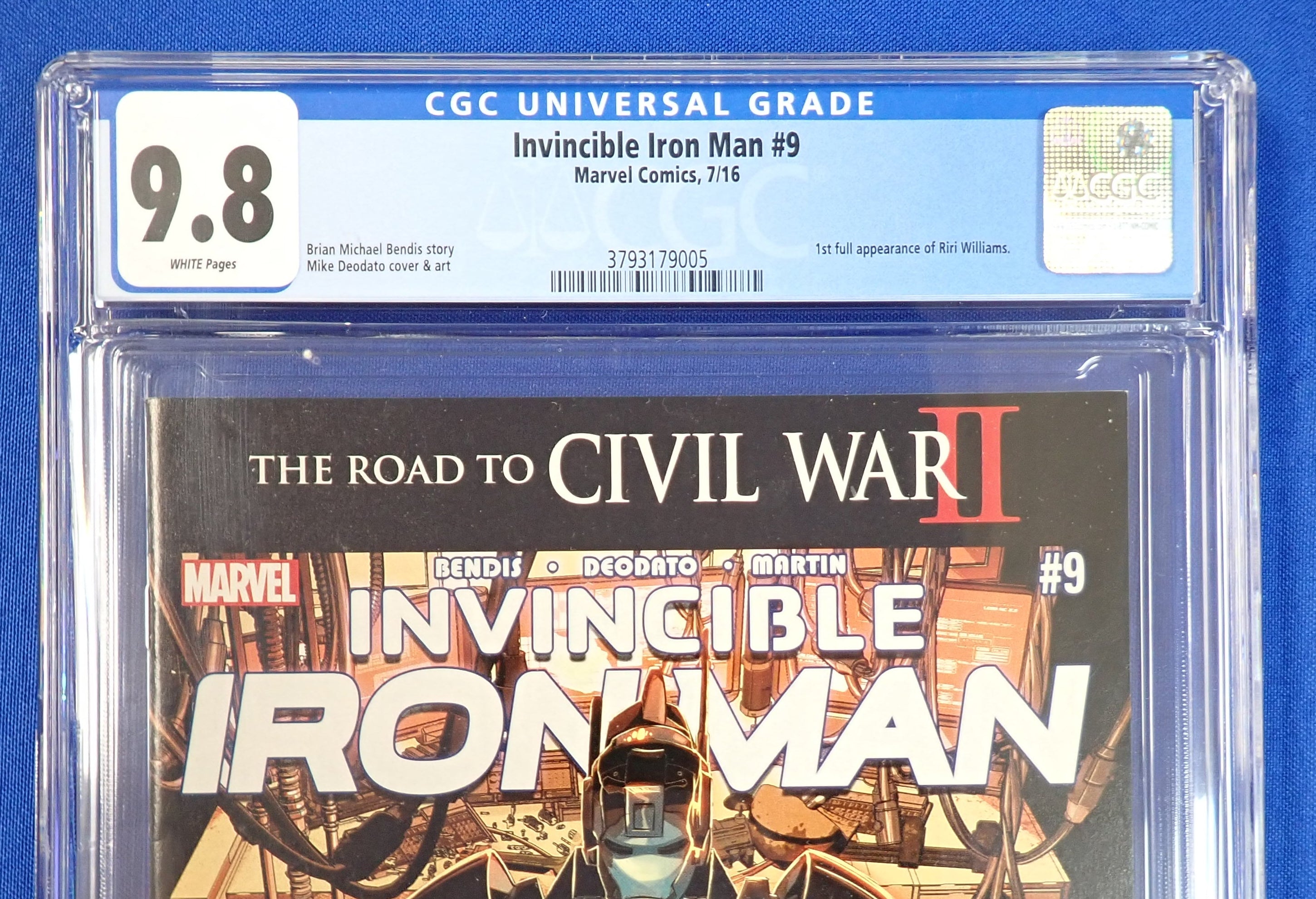 Invincible Iron Man #9 (2016) - CGC 9.8 - 1st Full Riri Williams