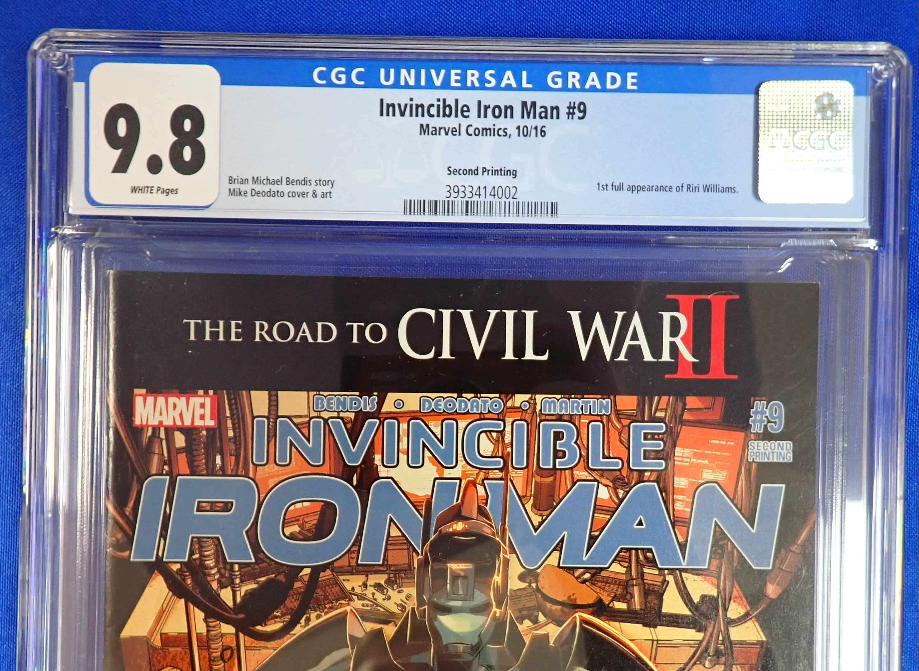 Invincible Iron Man #9 (2016) - CGC 9.8 - Second Printing Edition