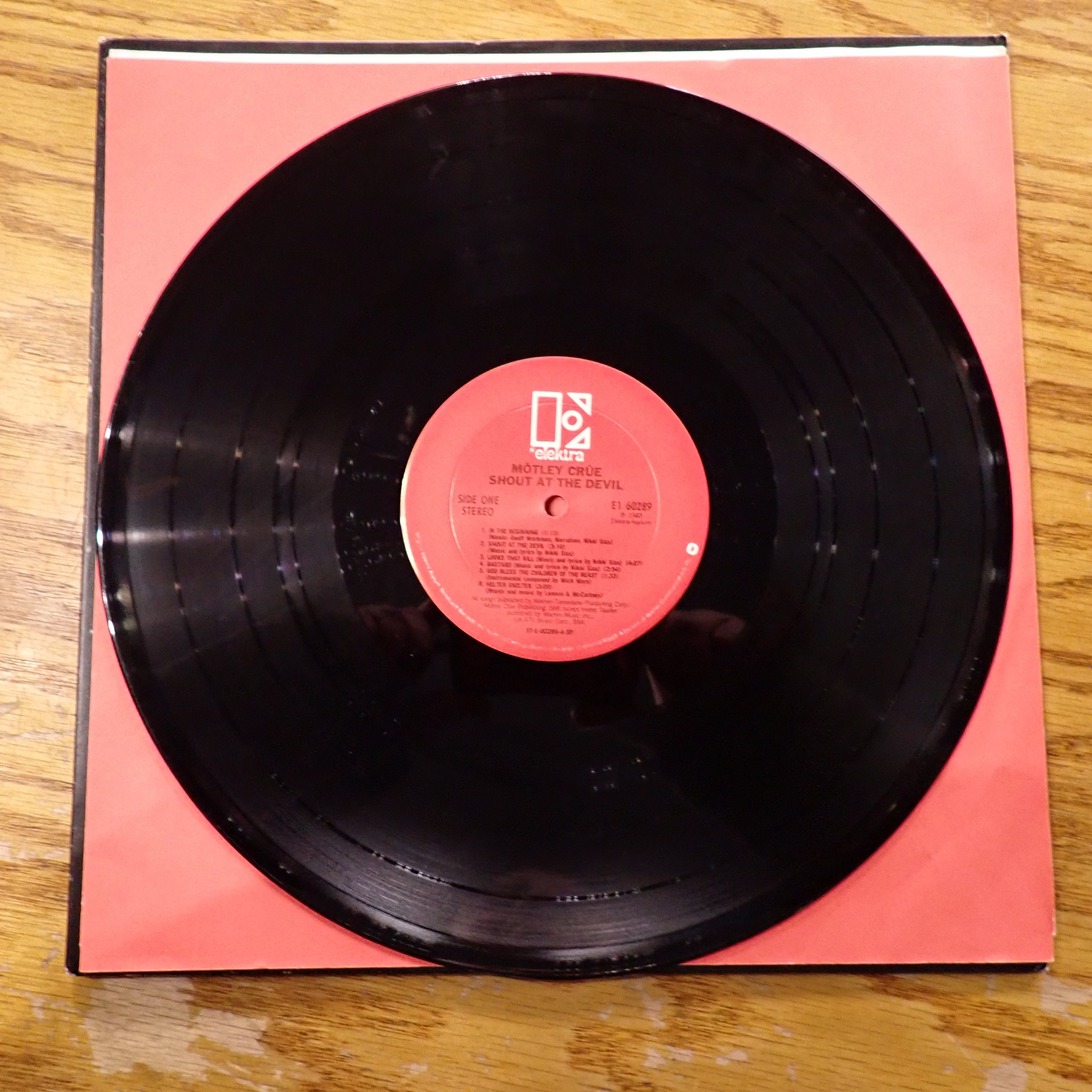 Motley Crue - Shout At The Devil