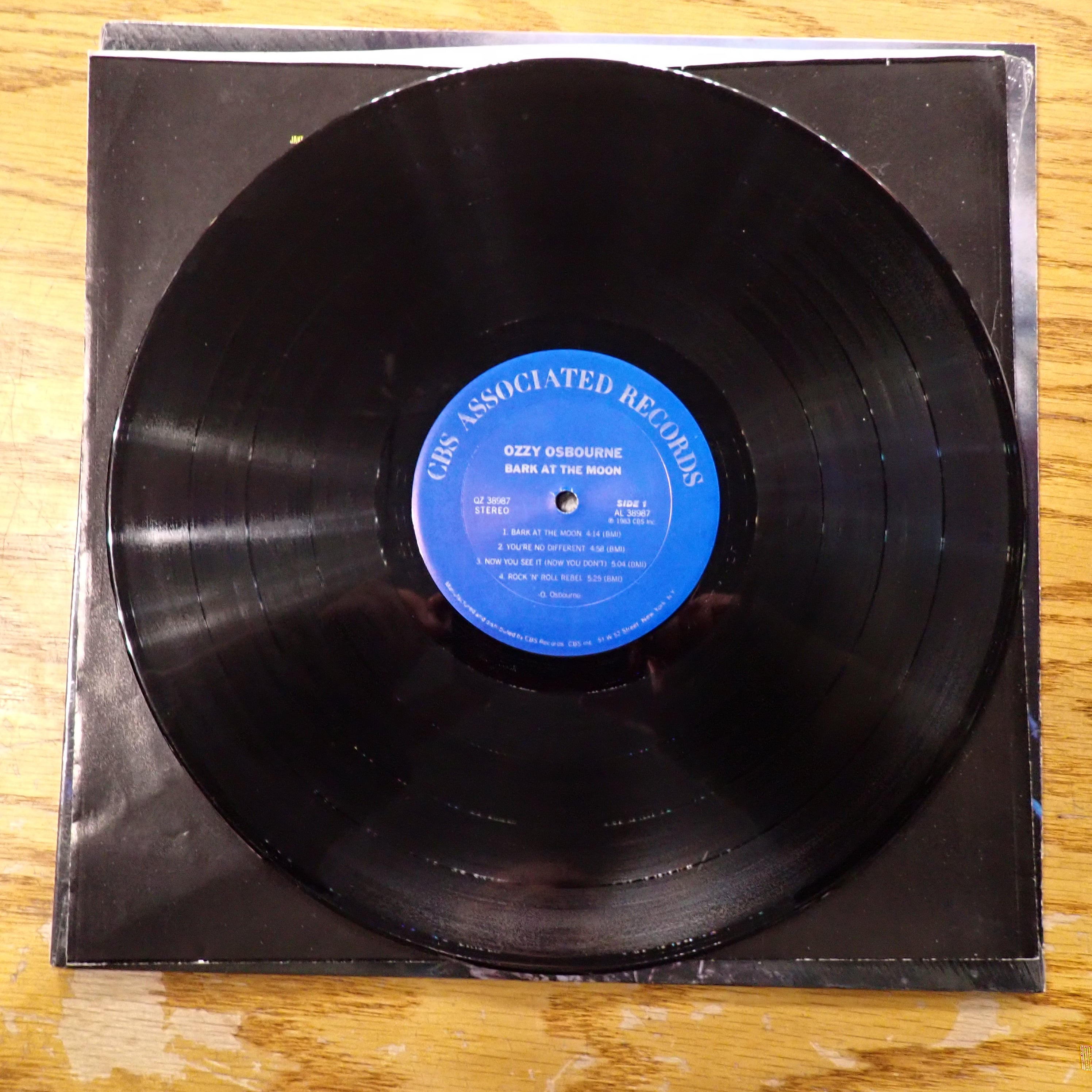 Ozzy Osbourne - Bark At The Moon