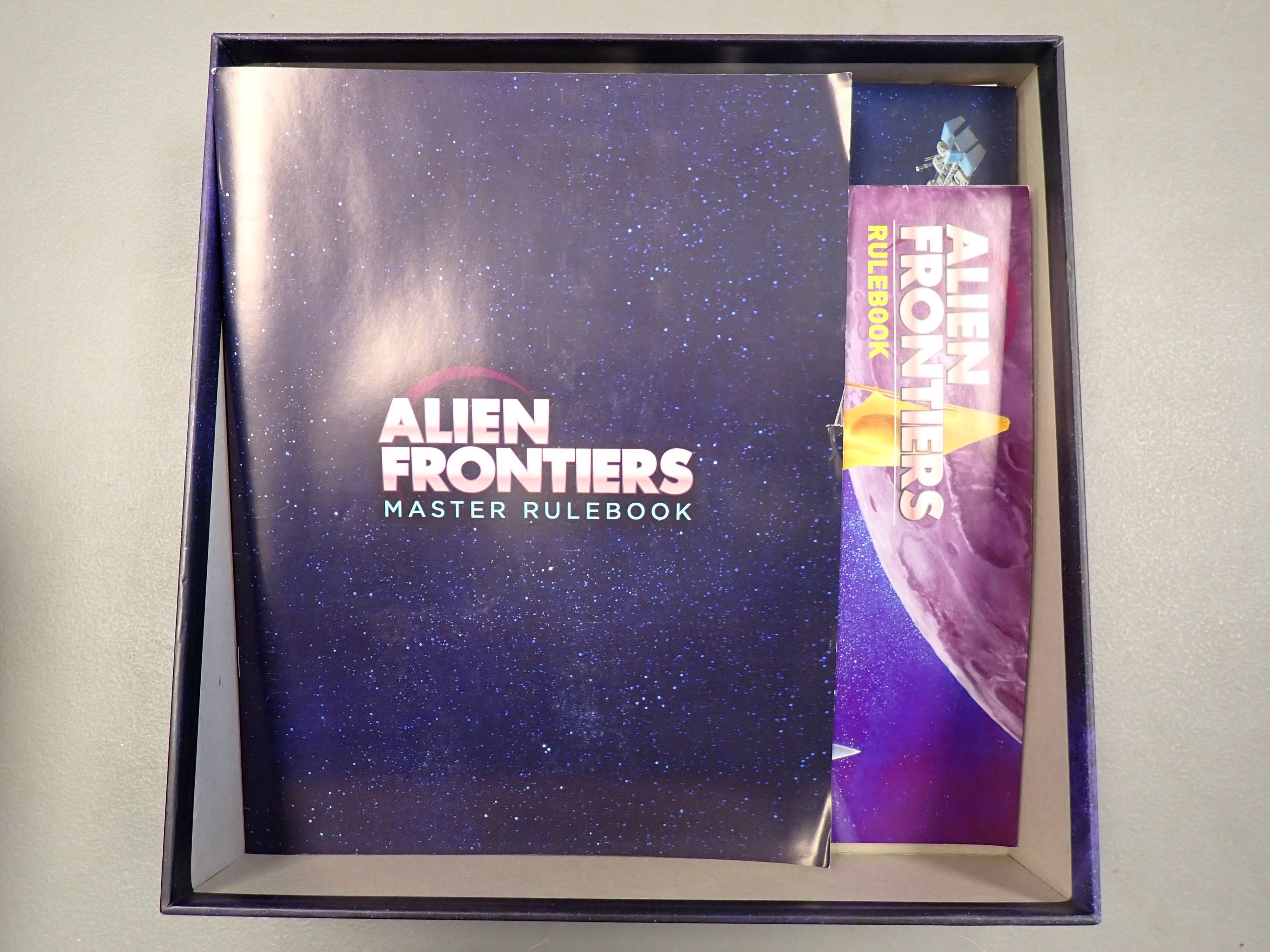 Alien Frontiers & Big Box Bundle (Used)