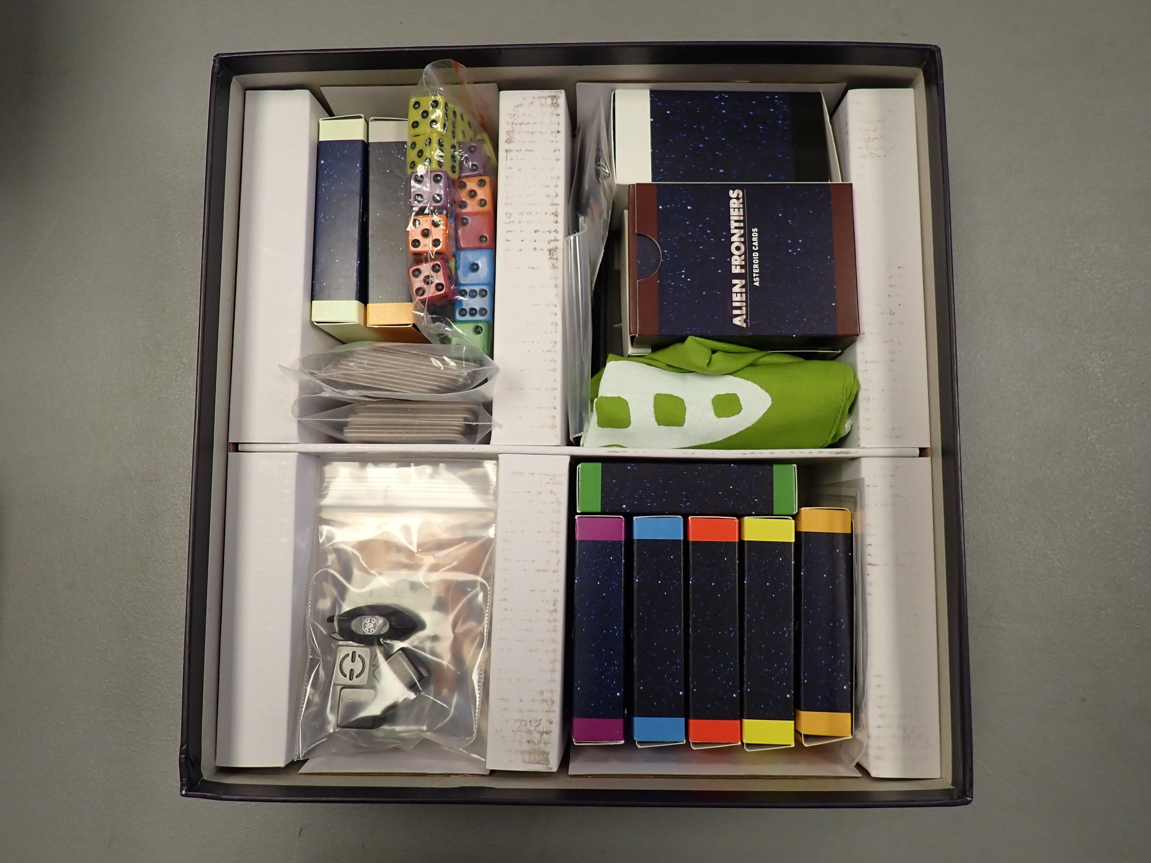 Alien Frontiers & Big Box Bundle (Used)