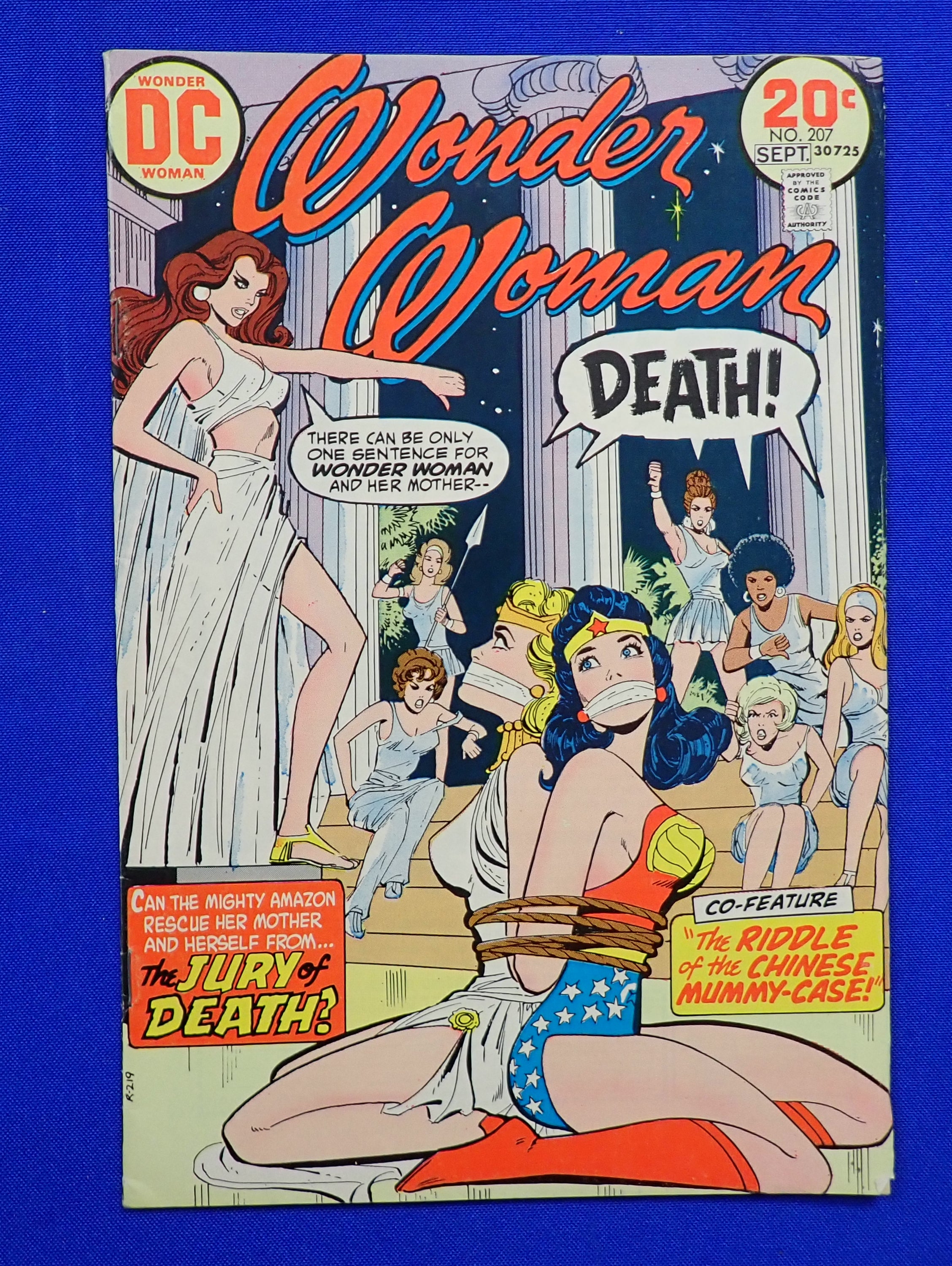 Wonder Woman #207 (1973) - VF- (7.5)