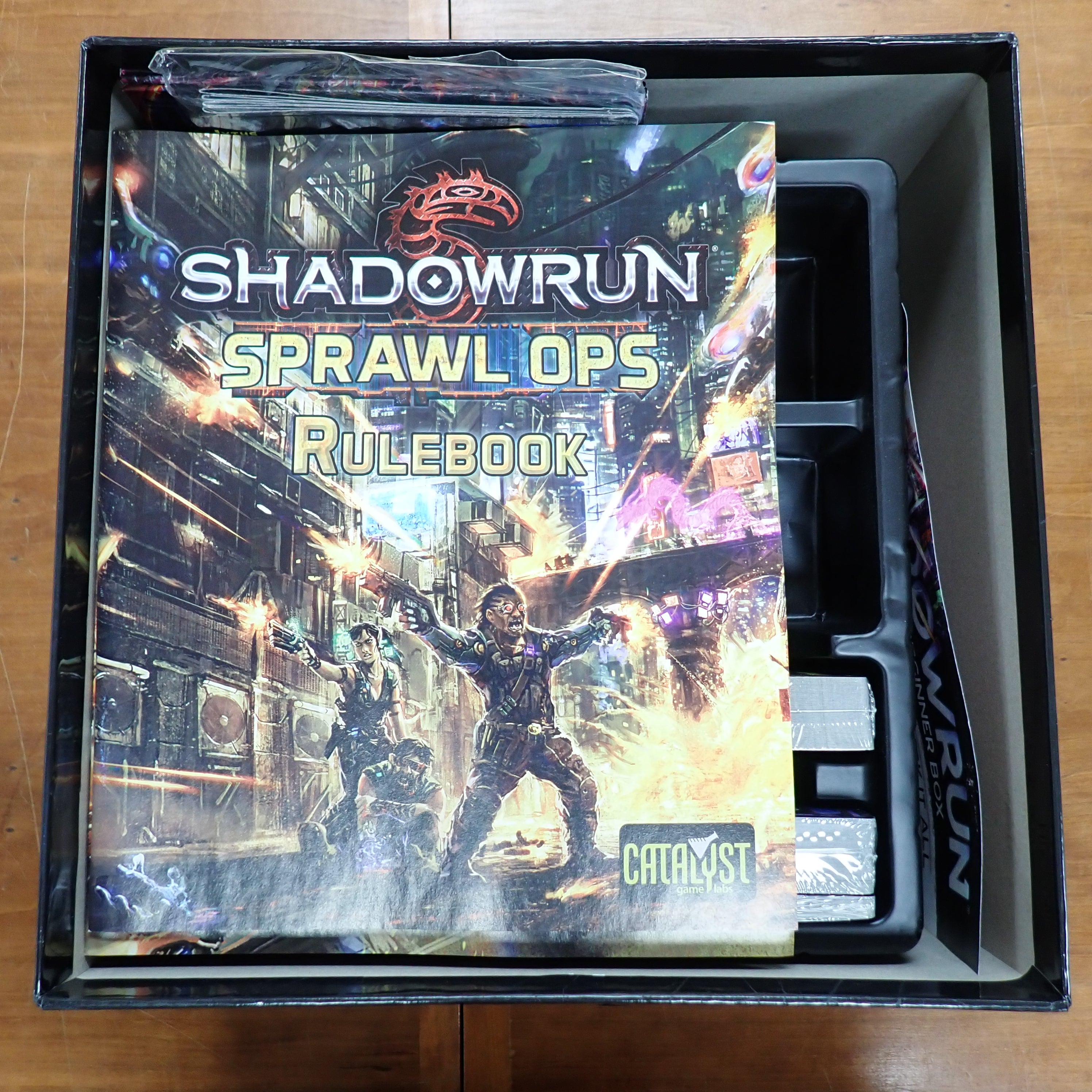 Shadowrun: Sprawl Ops Legendary & 5-6 Player Expansion Bundle (Used)