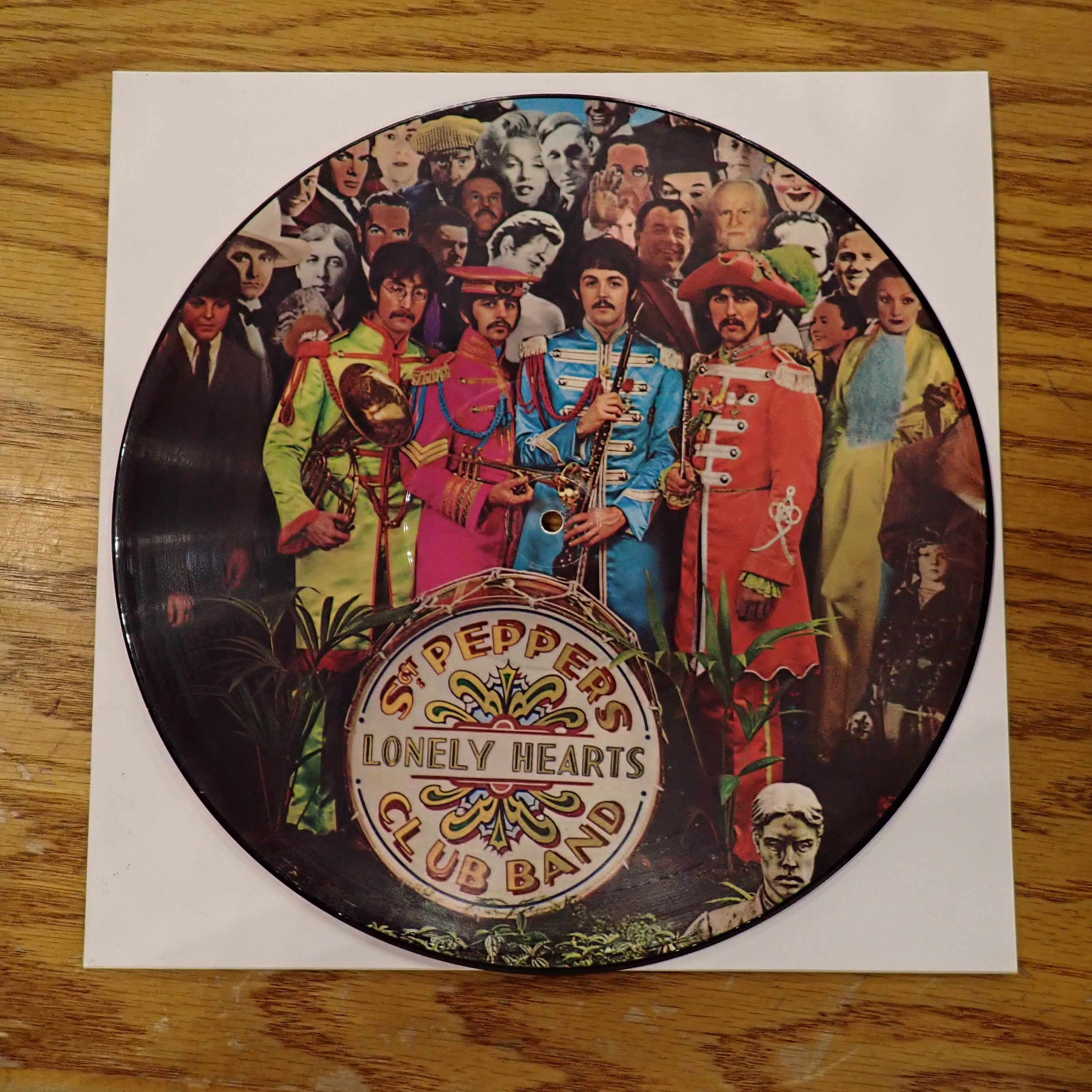The Beatles - Sgt. Pepper's Lonely Hearts Club Band