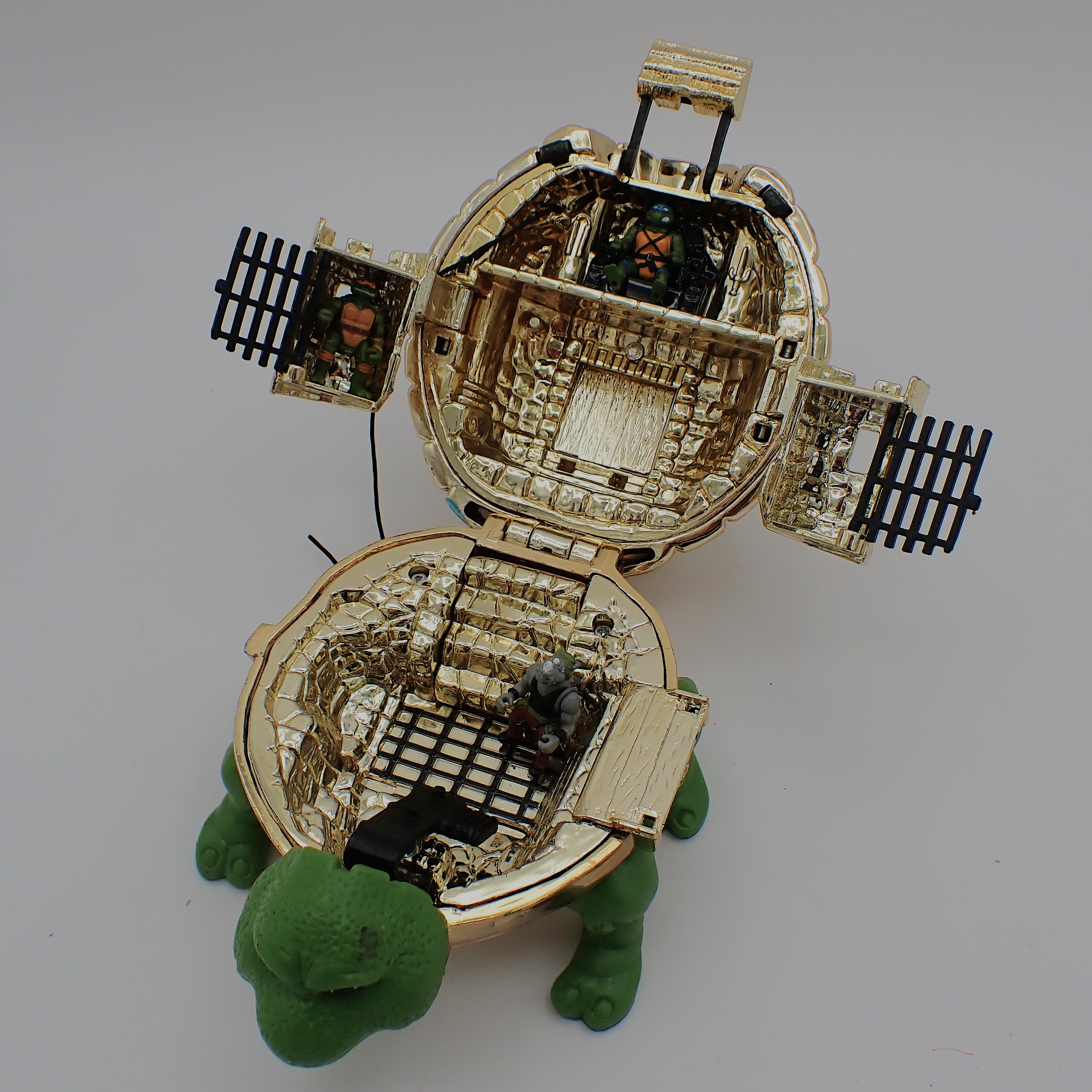 Metallized Mini-Mutant Raphael Feudal Castle Playset (INCOMPLETE)