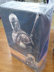 the Mandalorian 1/6th scale hot toys