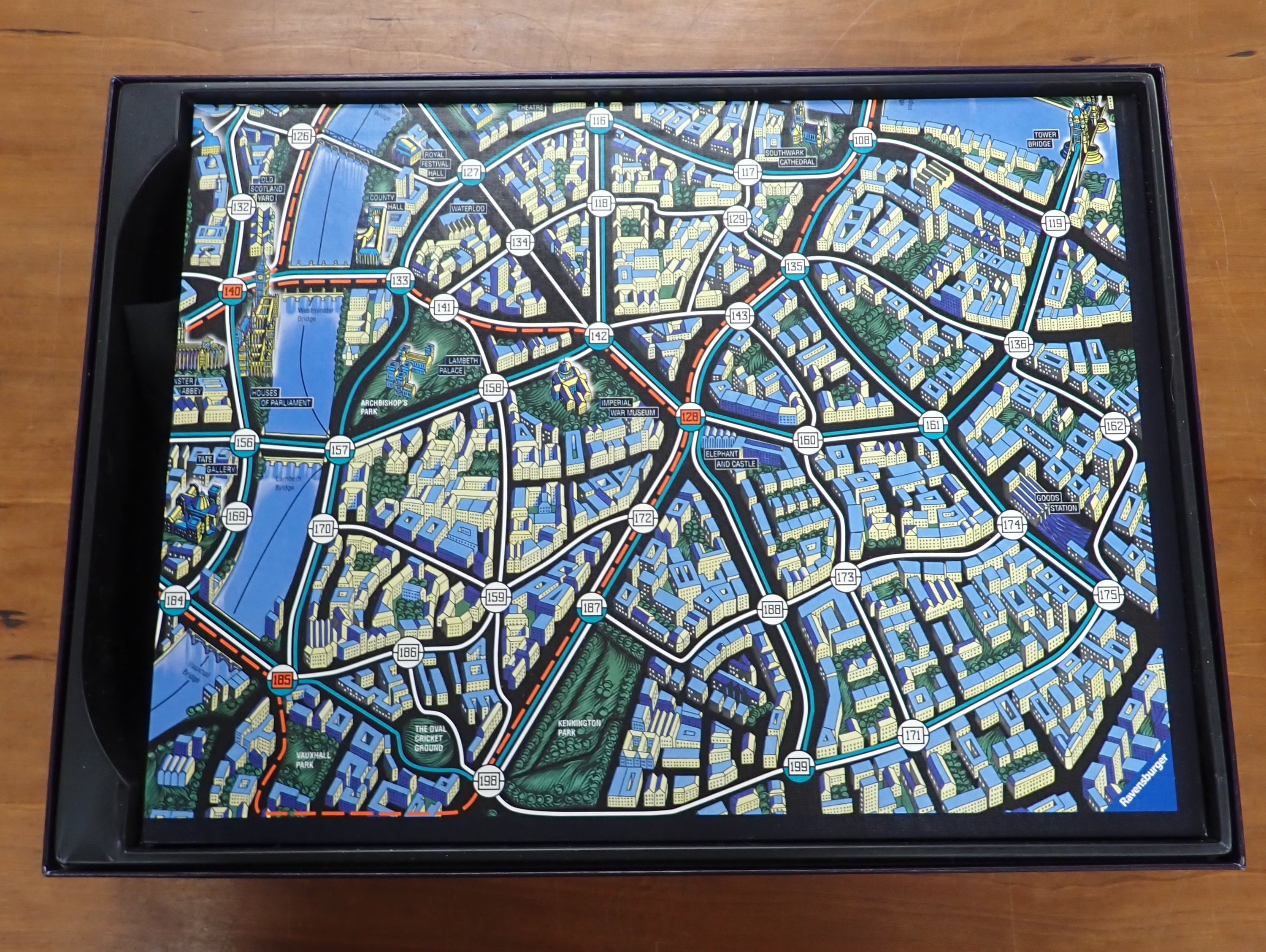 Scotland Yard: Hunting Mr. X (Used)