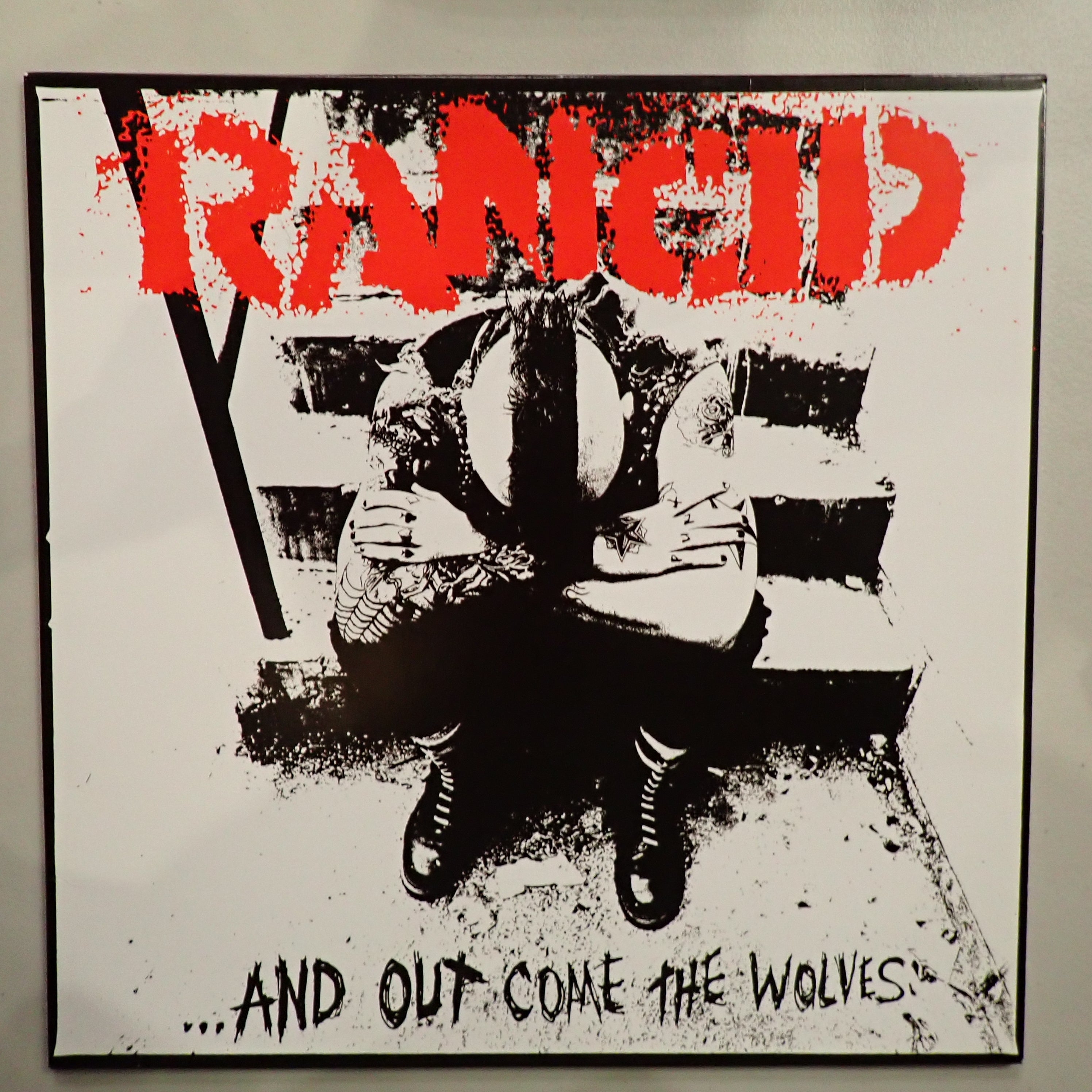 Rancid - ...And Out Come The Wolves