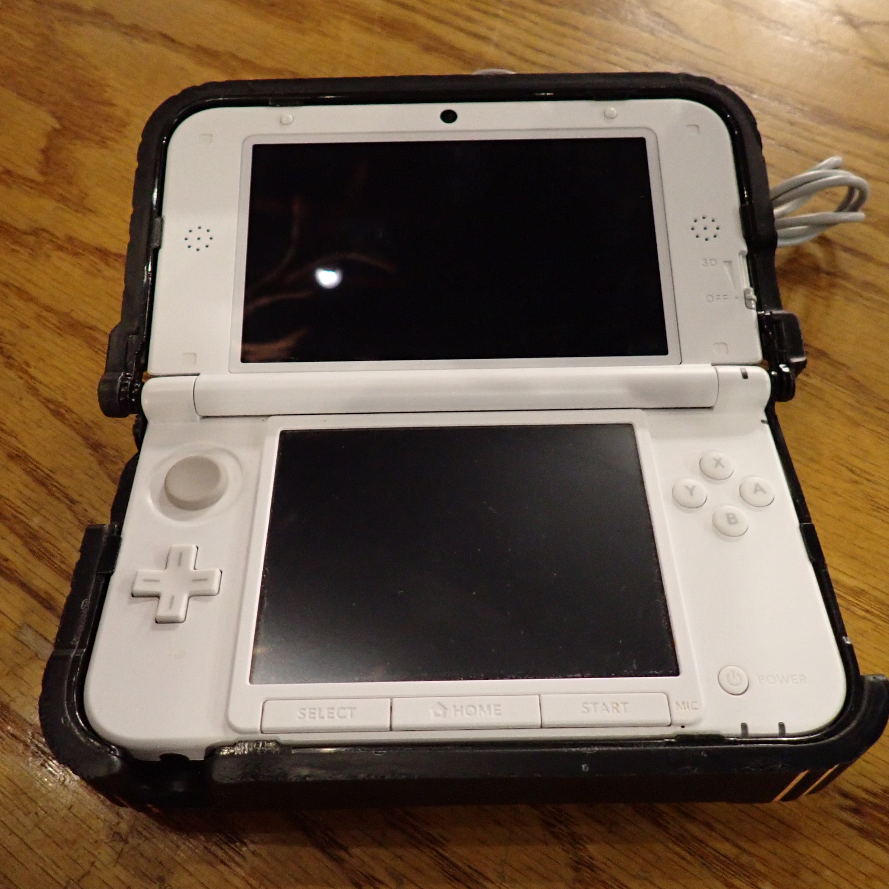 Nintendo 3DS XL - Green/White(Protective case)
