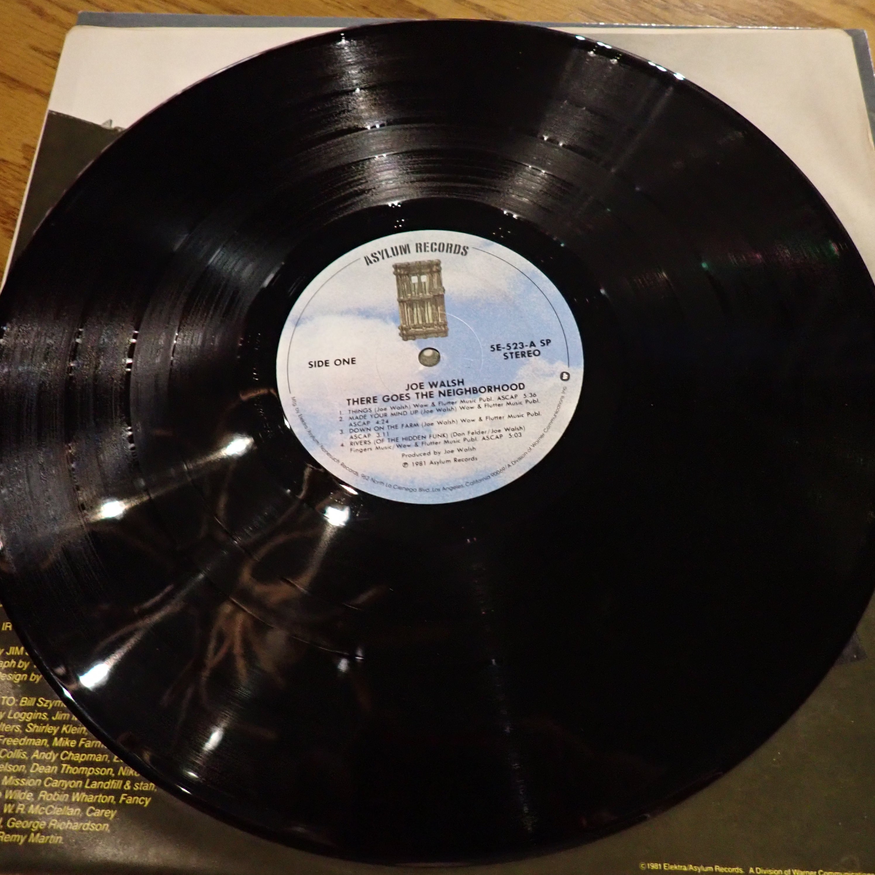Joe Walsh – There Goes The Neighborhood