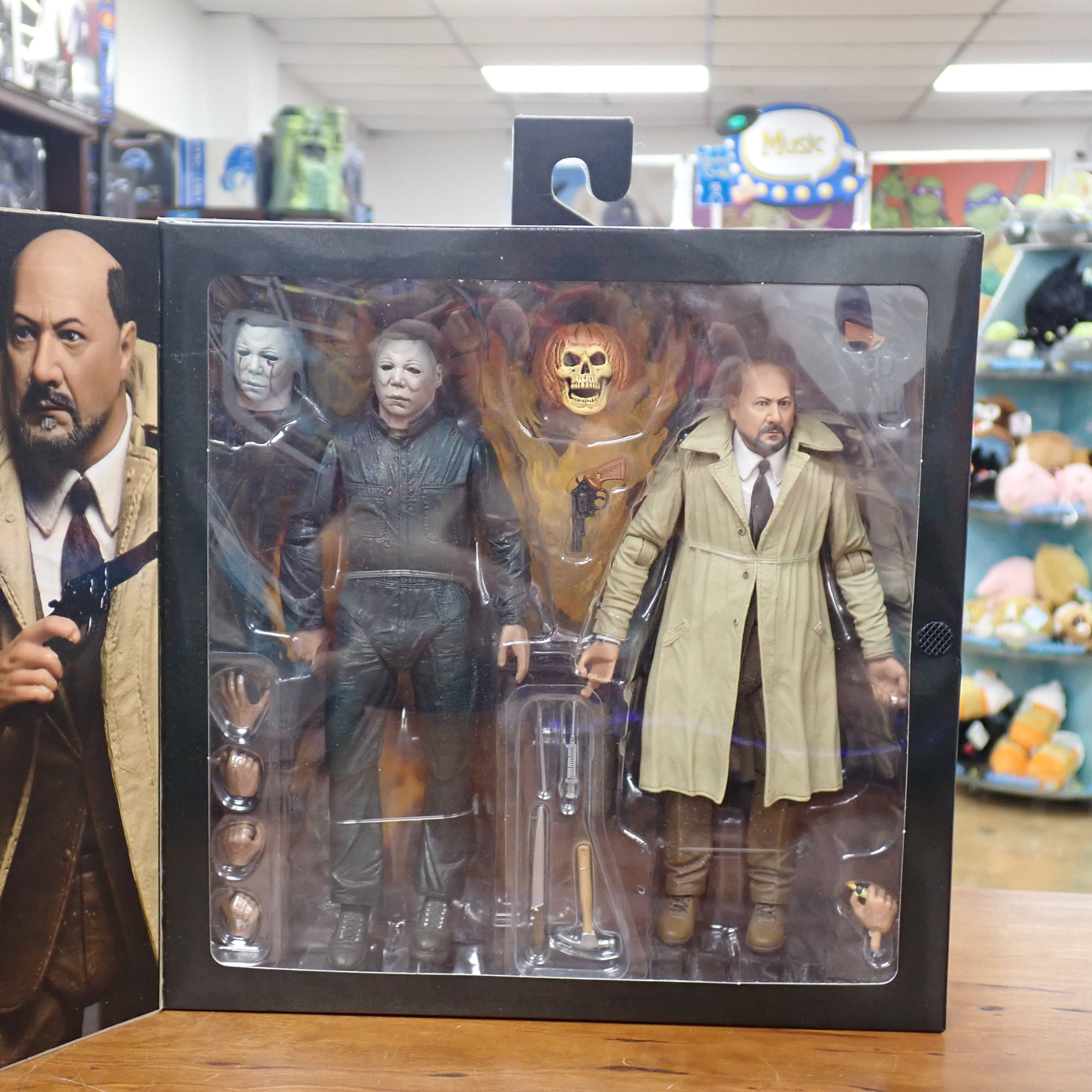 NECA Halloween II: Michael Myers & Dr. Loomis Figures