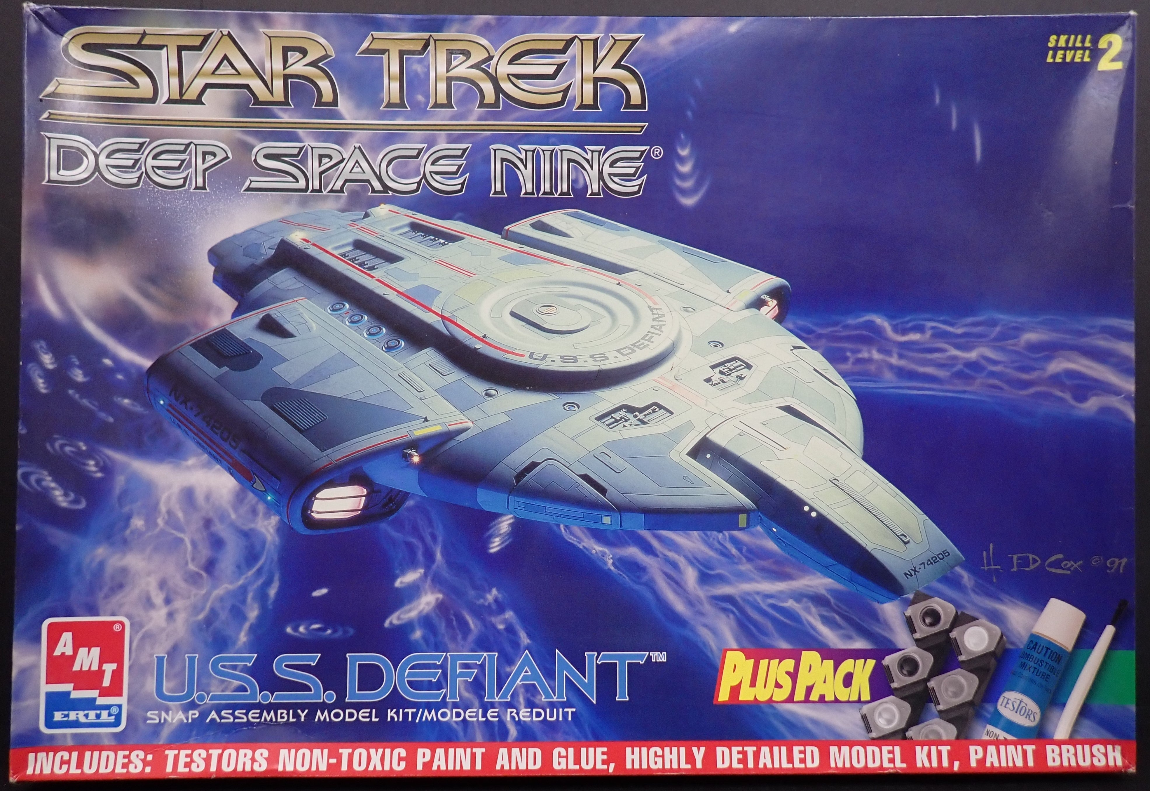 Star Trek: Deep Space Nine - U.S.S. Defiant Model Kit