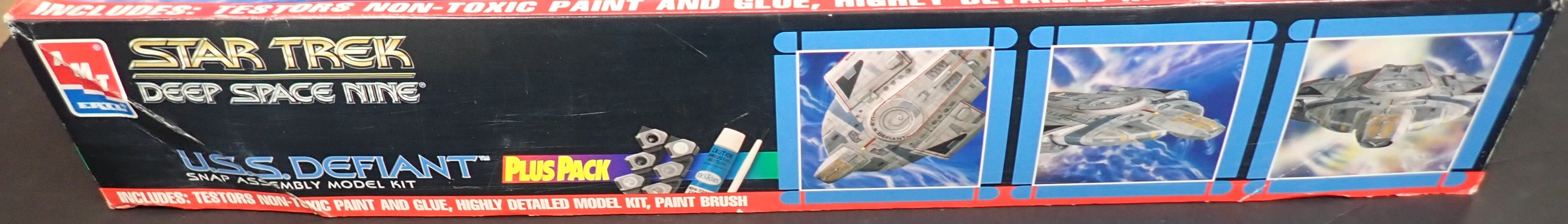 Star Trek: Deep Space Nine - U.S.S. Defiant Model Kit