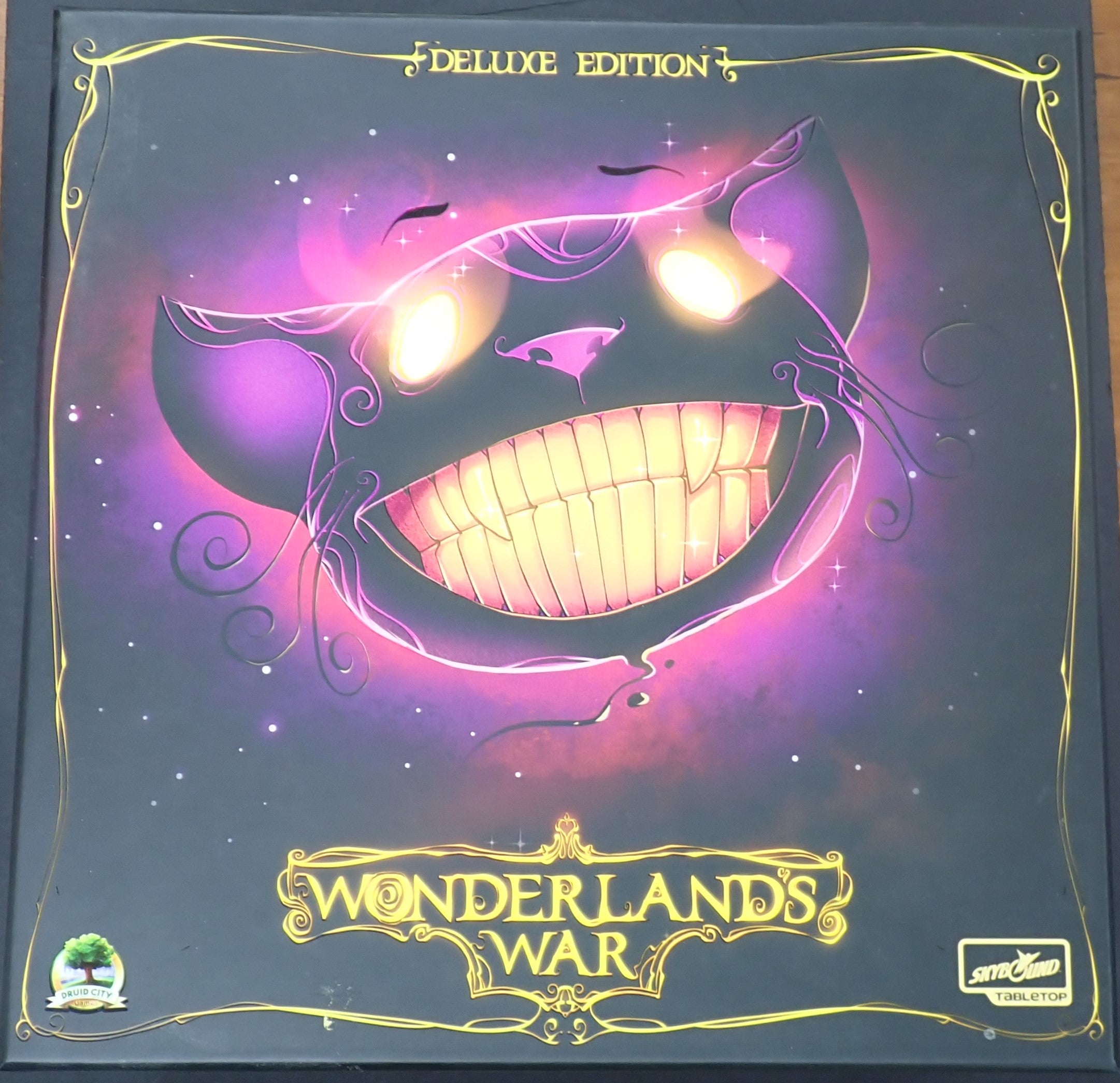 Wonderlands War: Deluxe Edition + Upgraded Chips (USED)