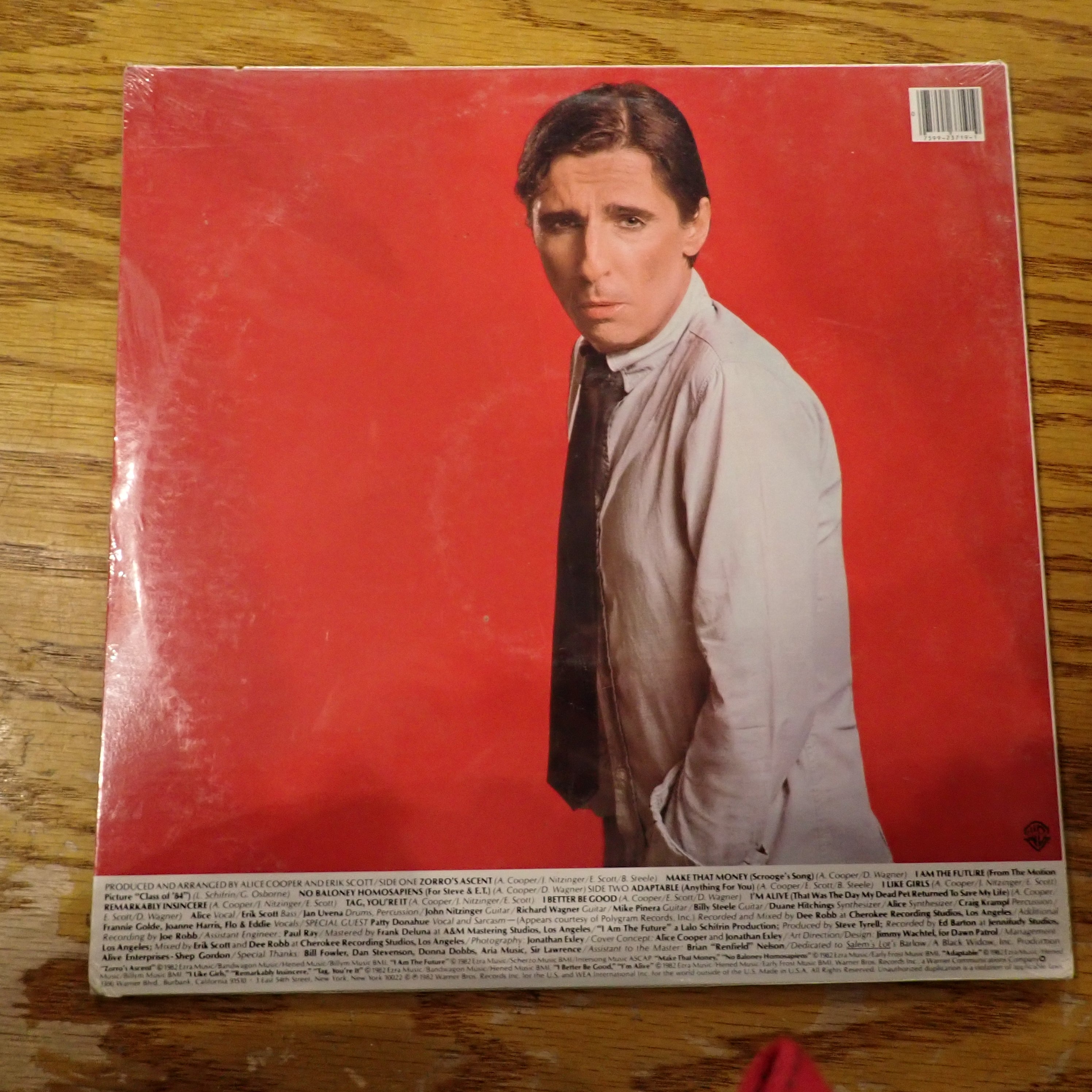 Alice Cooper - Zipper Catches Skin
