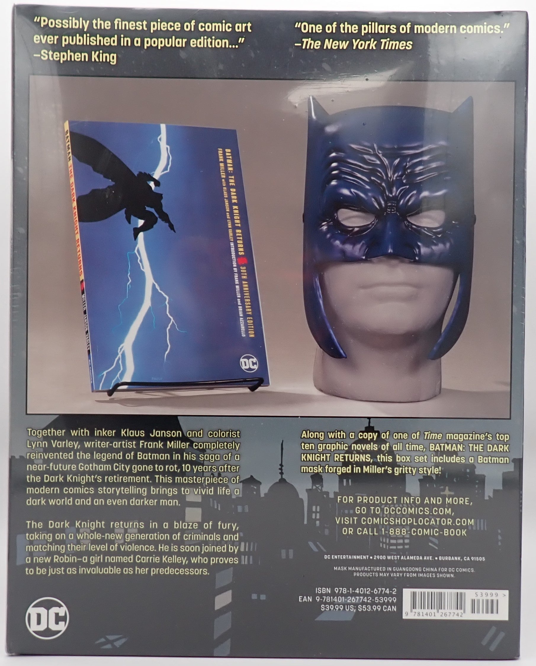 Dark Knight Returns Book and Mask Set