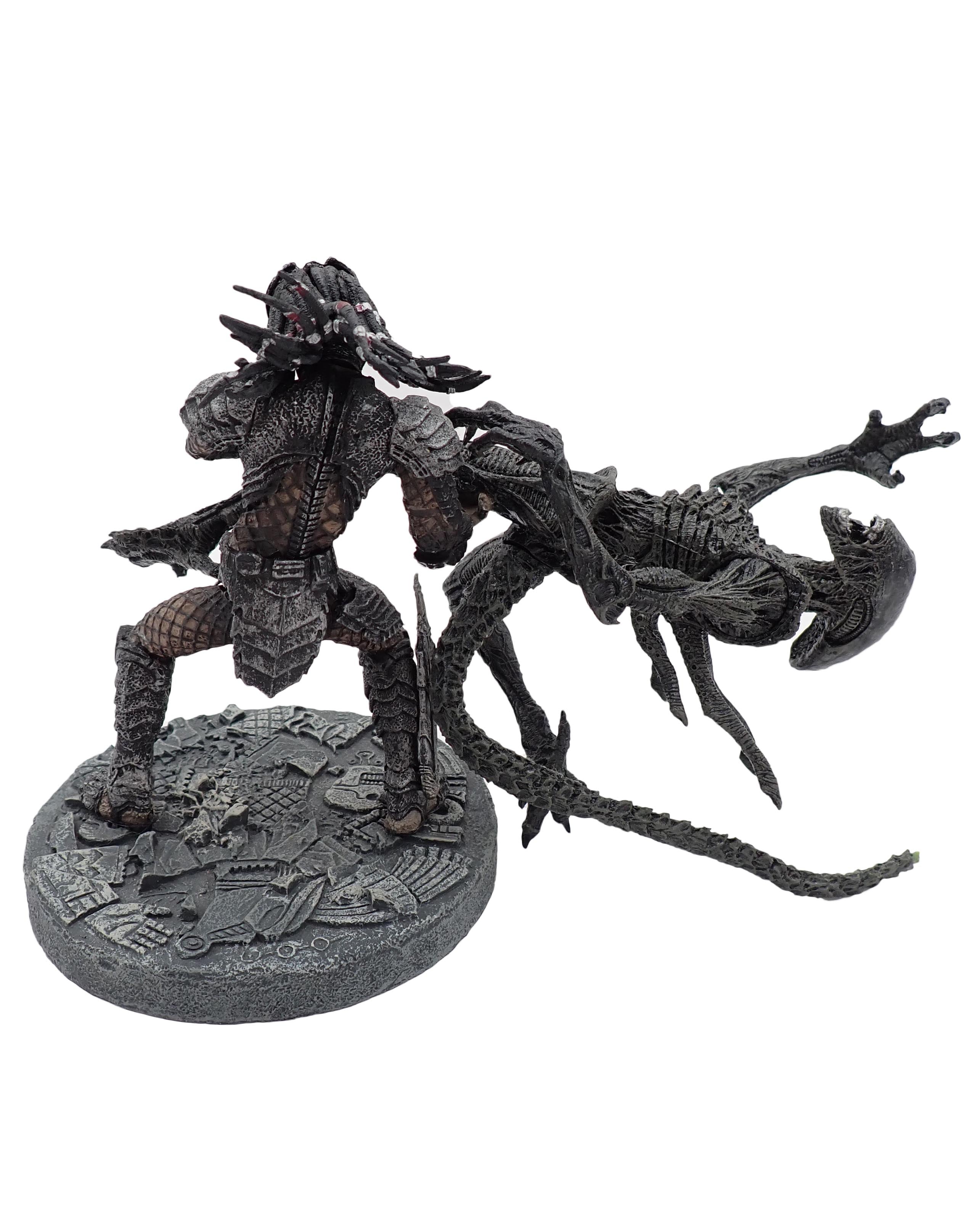 Celtic Predator Throws Alien Action Figure Set - McFarlane
