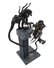 Alien Attacks Predator - McFarlane (Pre-Owned)