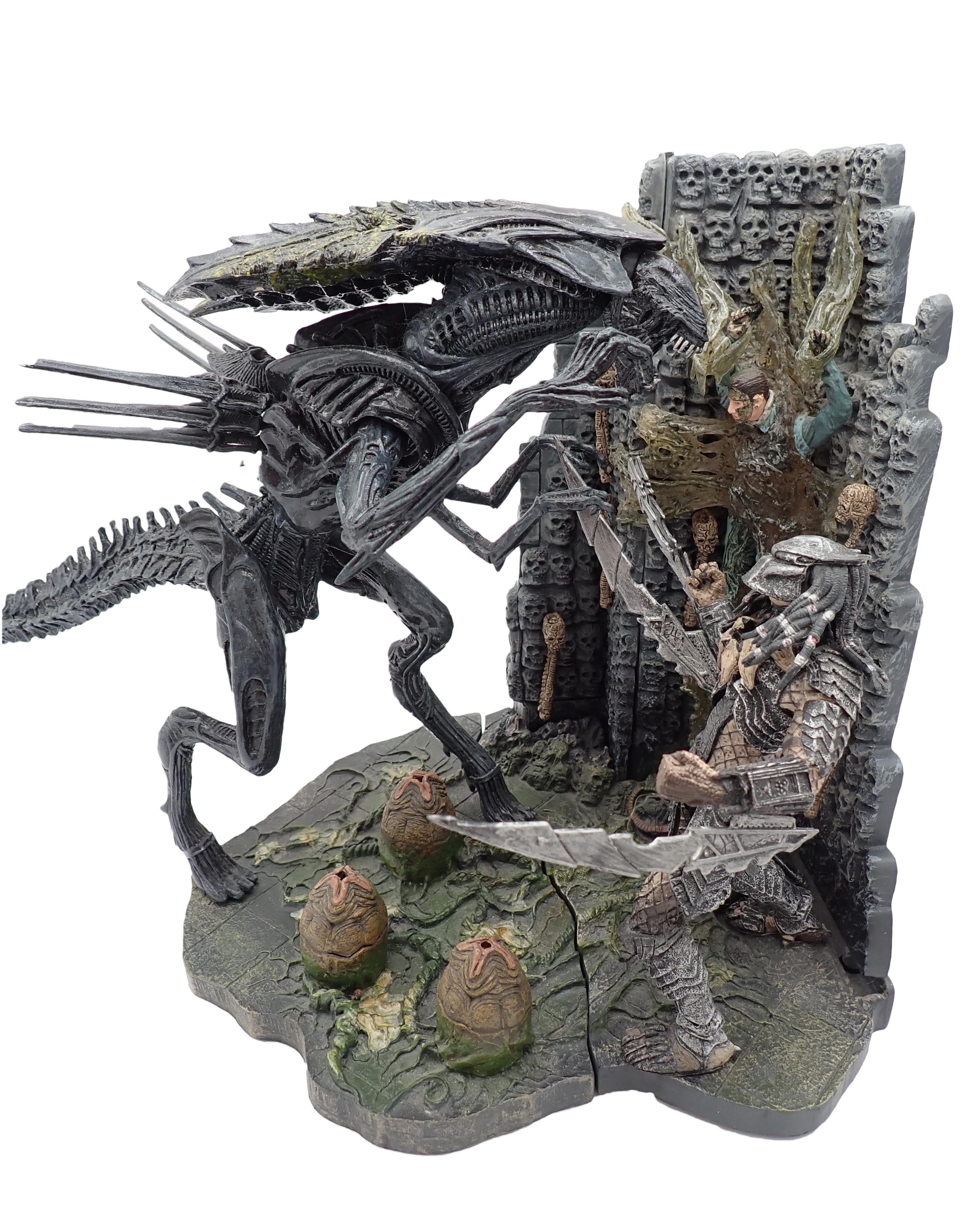 Alien Queen VS Predator - McFarlane