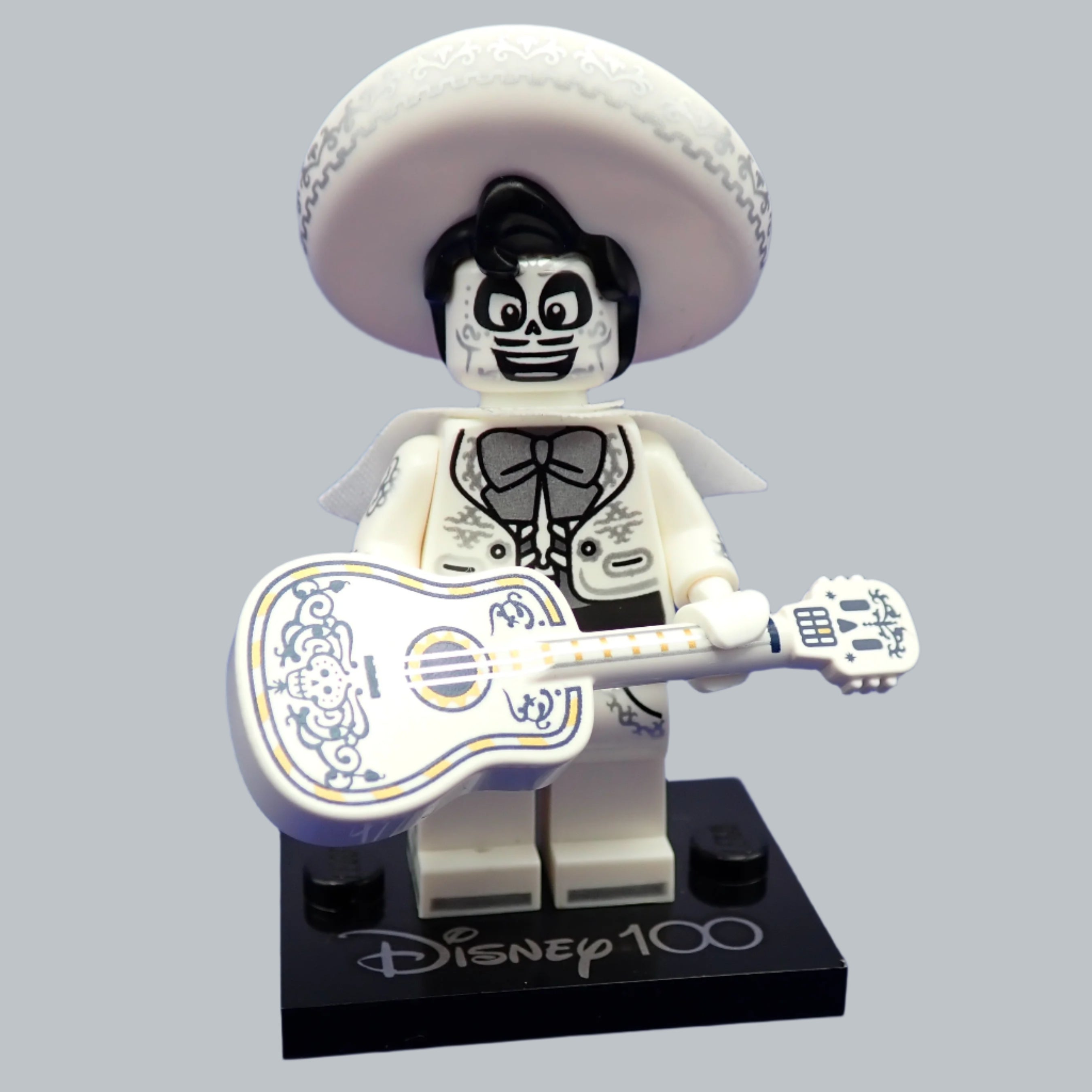 LEGO Minifig: Disney - Ernesto de la Cruz
