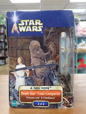 Star Wars A New Hope Hasbro Death Star Trash Compactor Set 2 Chewbacca & Leia