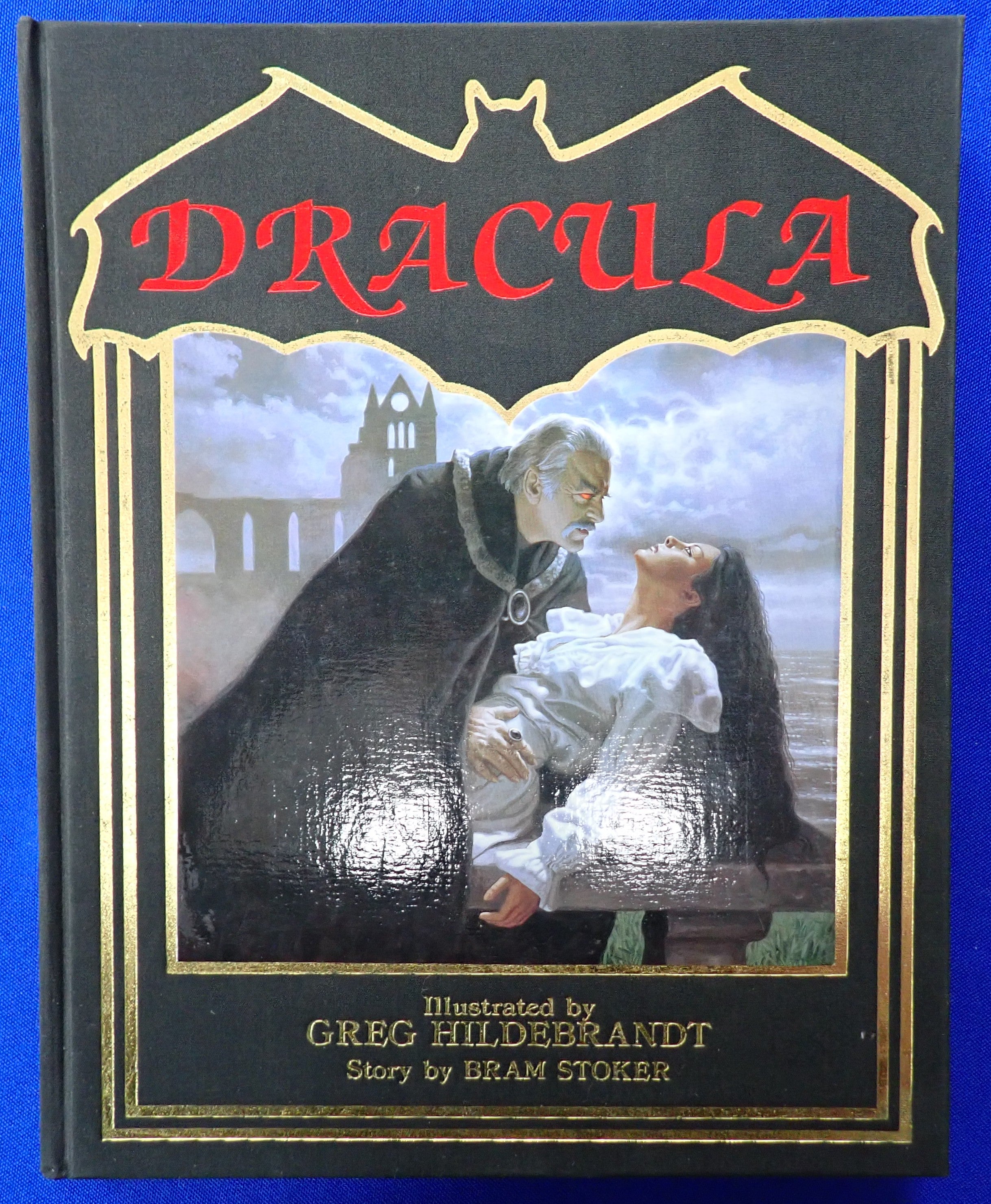 Dracula Illustrated by Greg Hildebrandt - Hardcover (Pre-Owned)