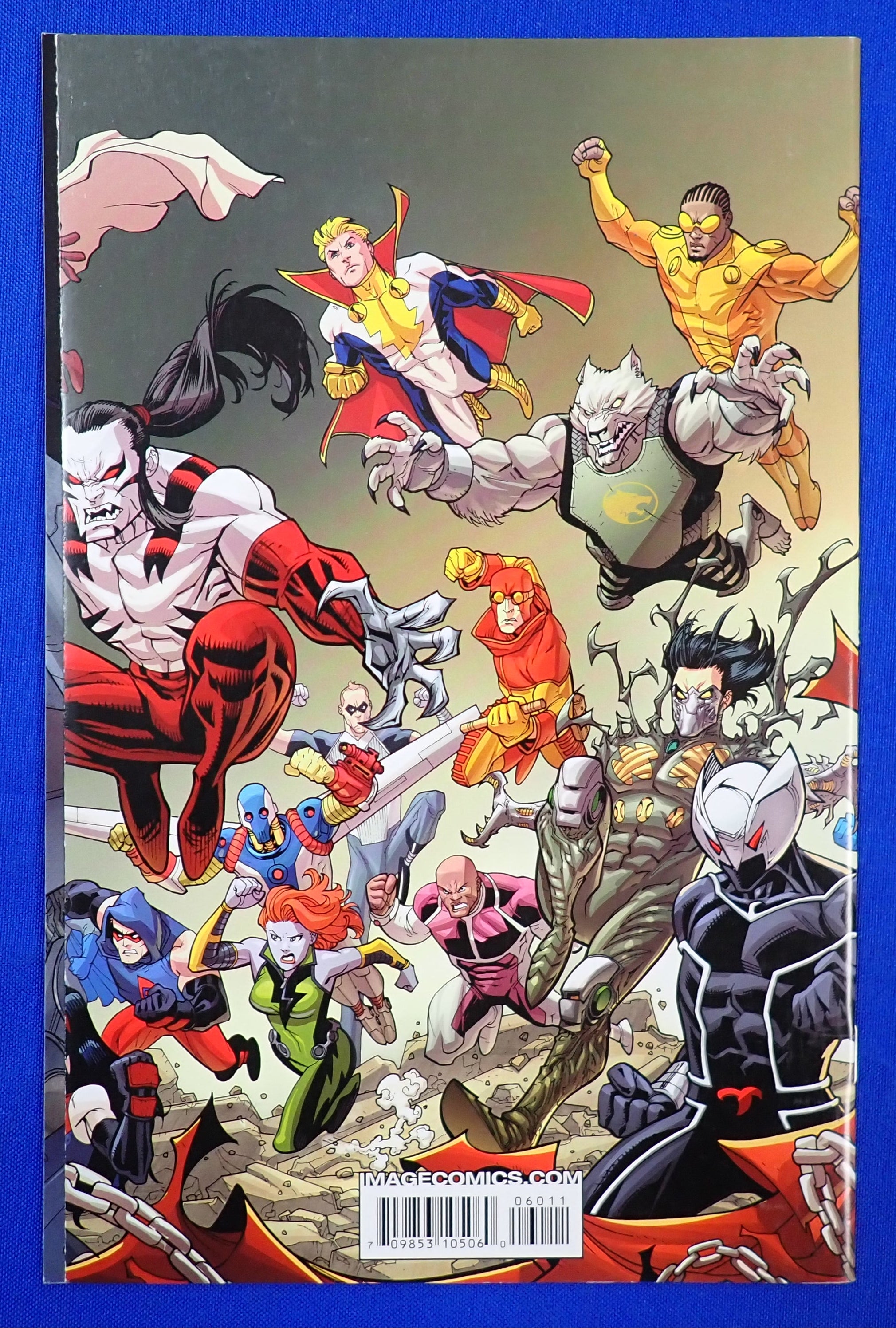 Invincible #60 (2009) - NM (9.4) - Quadruple Gatefold cover