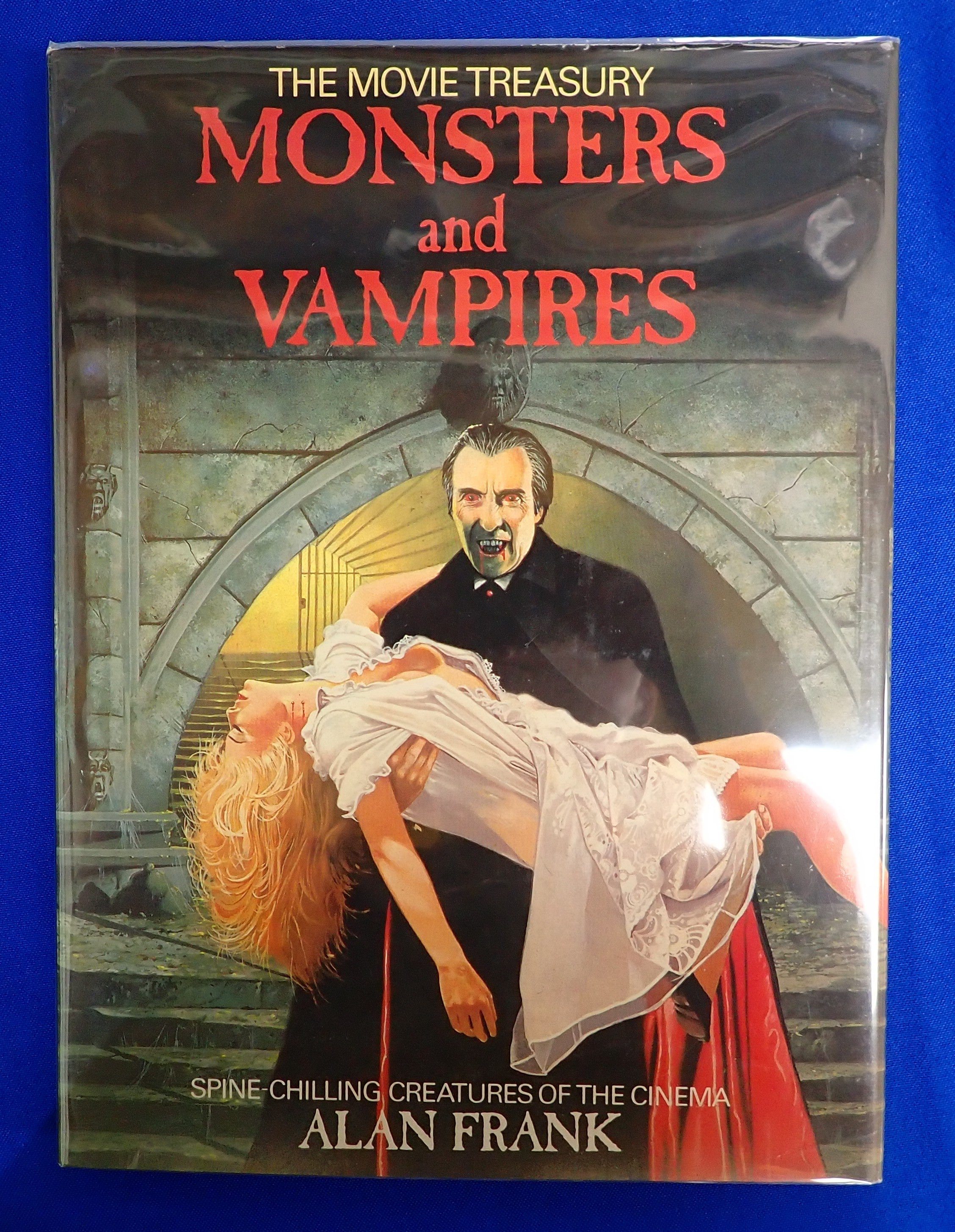 The Movie Treasury Monsters and Vampires - Hardcover (Pre-Owned)