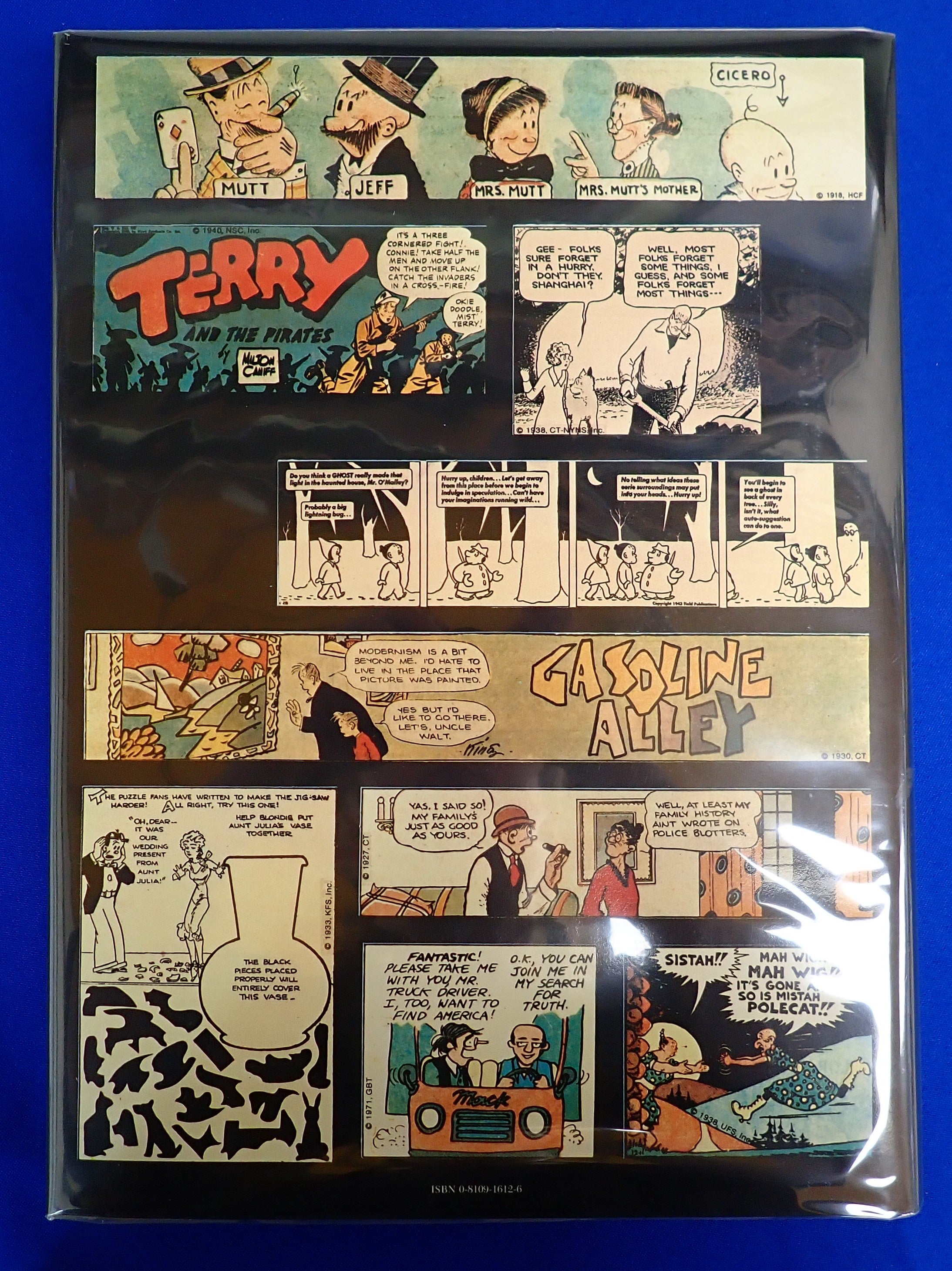 The Smithsonian Collection of Newspaper Comics - Hardcover (Pre-Owned)