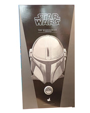 The Mandalorian & Grogu 1/4th Quarter Scale Collectible Set - Hot Toys