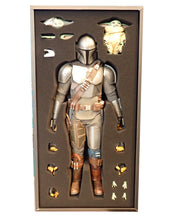 The Mandalorian & Grogu 1/4th Quarter Scale Collectible Set - Hot Toys