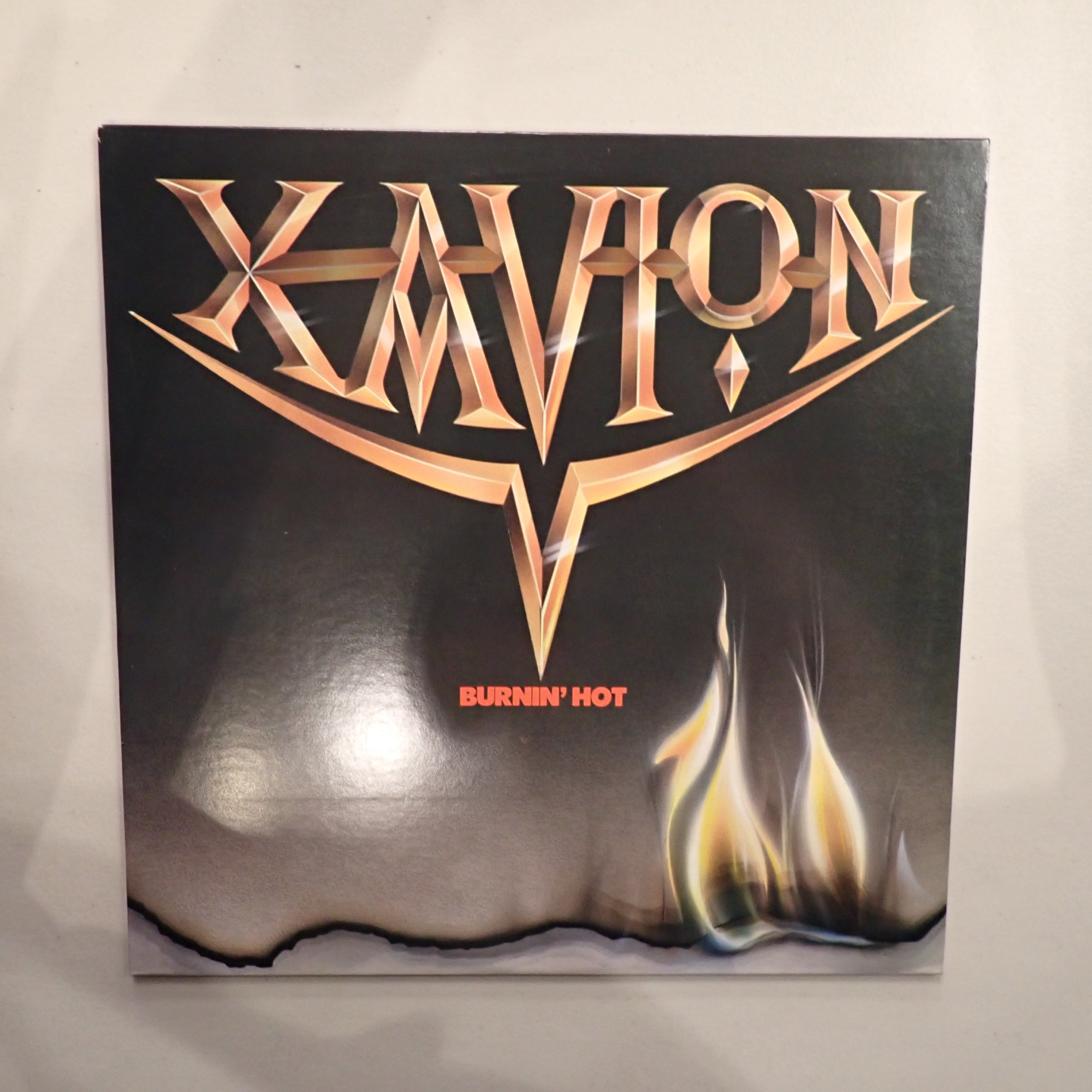 Xavion – Burnin' Hot