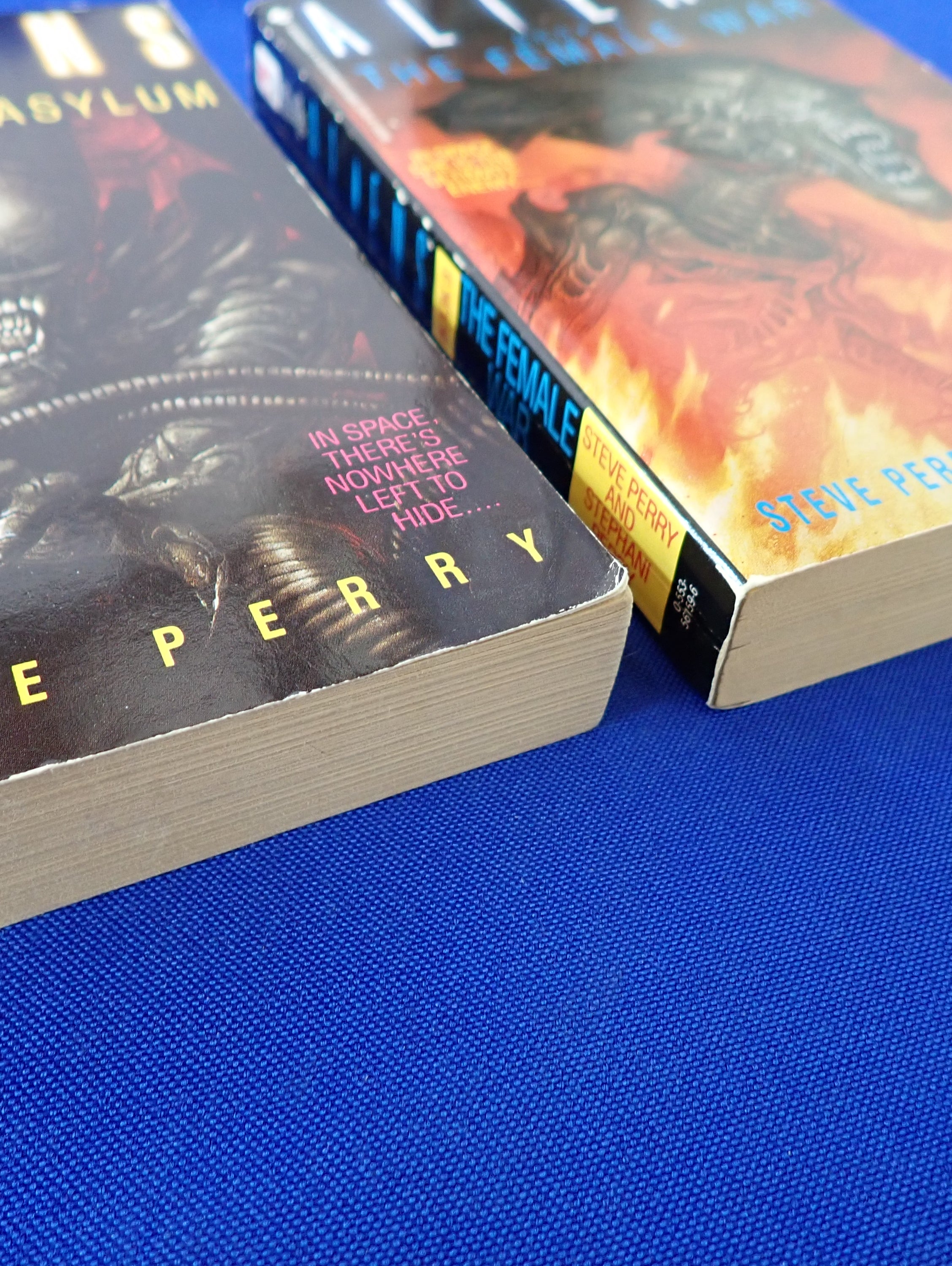 Aliens Pocket Novels: Bantam Books Trilogy (1992) Set of 3 [Pre-Owned]