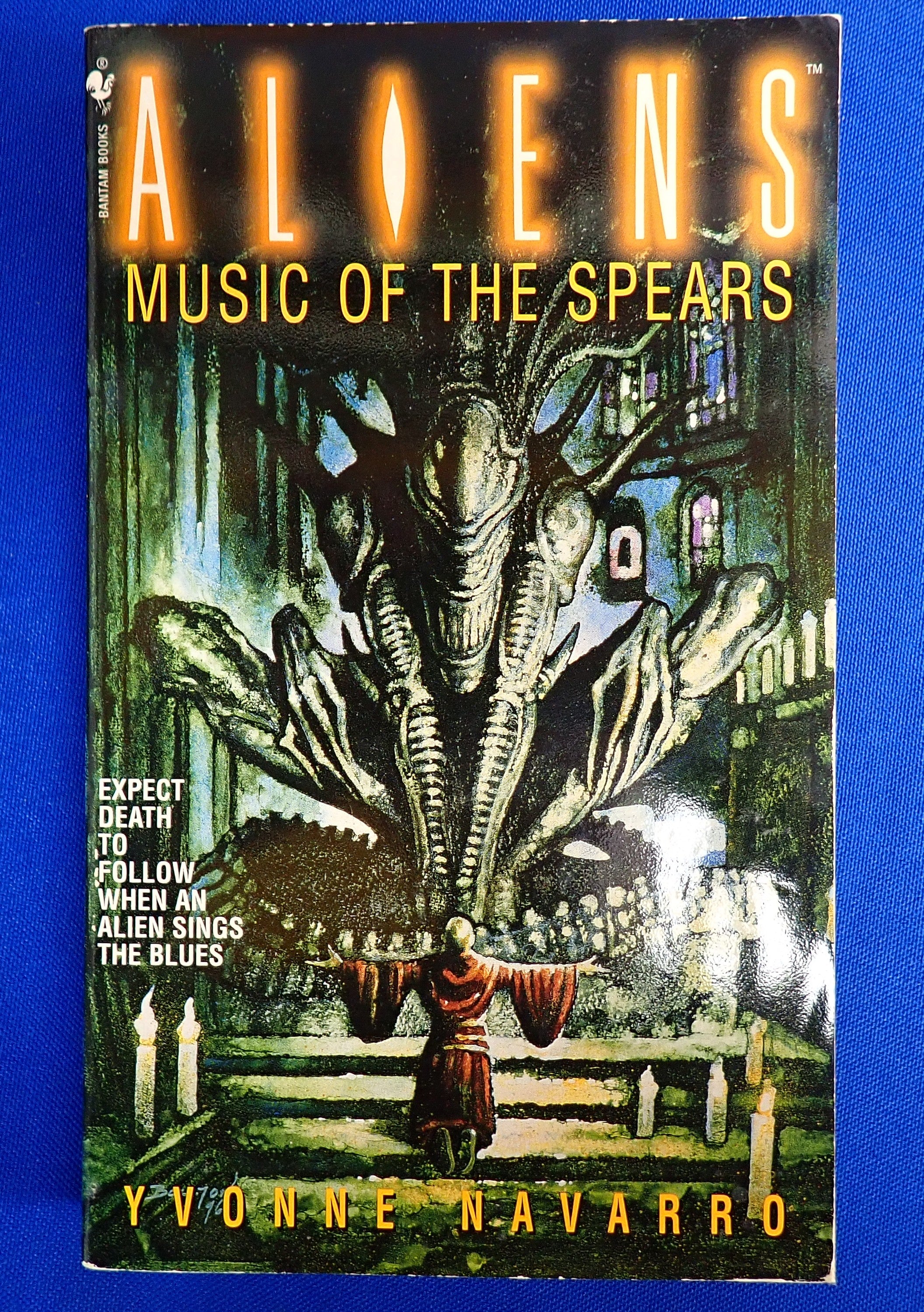 Aliens: Music of the Spears by Yvonne Navarro (1996) - Pocket Novel [Pre-Owned]