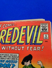 Daredevil #5 (1964) - FR (1.0) - Redesign of DD's Chest Emblem