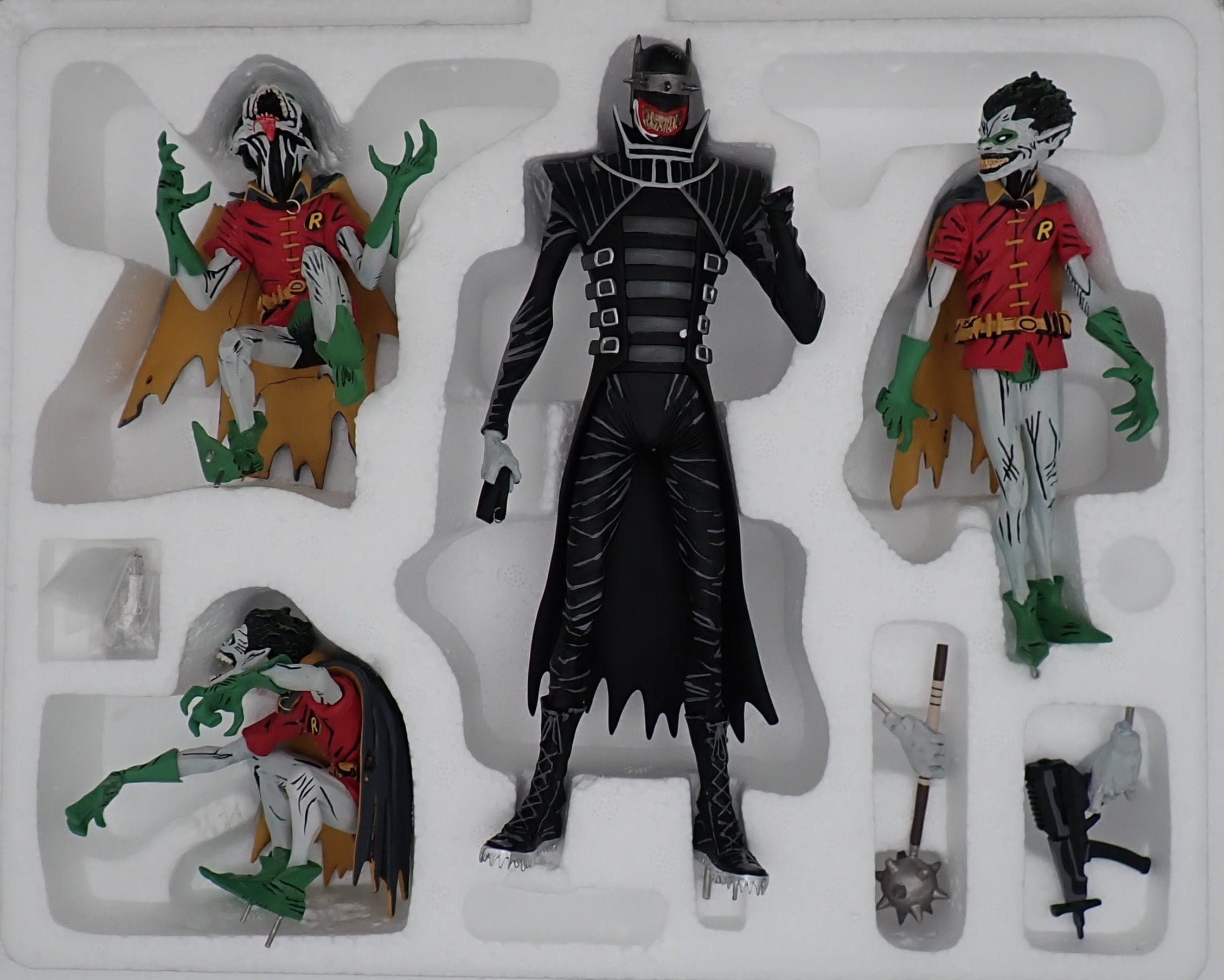 Batman Who Laughs and Robin Minions Statue