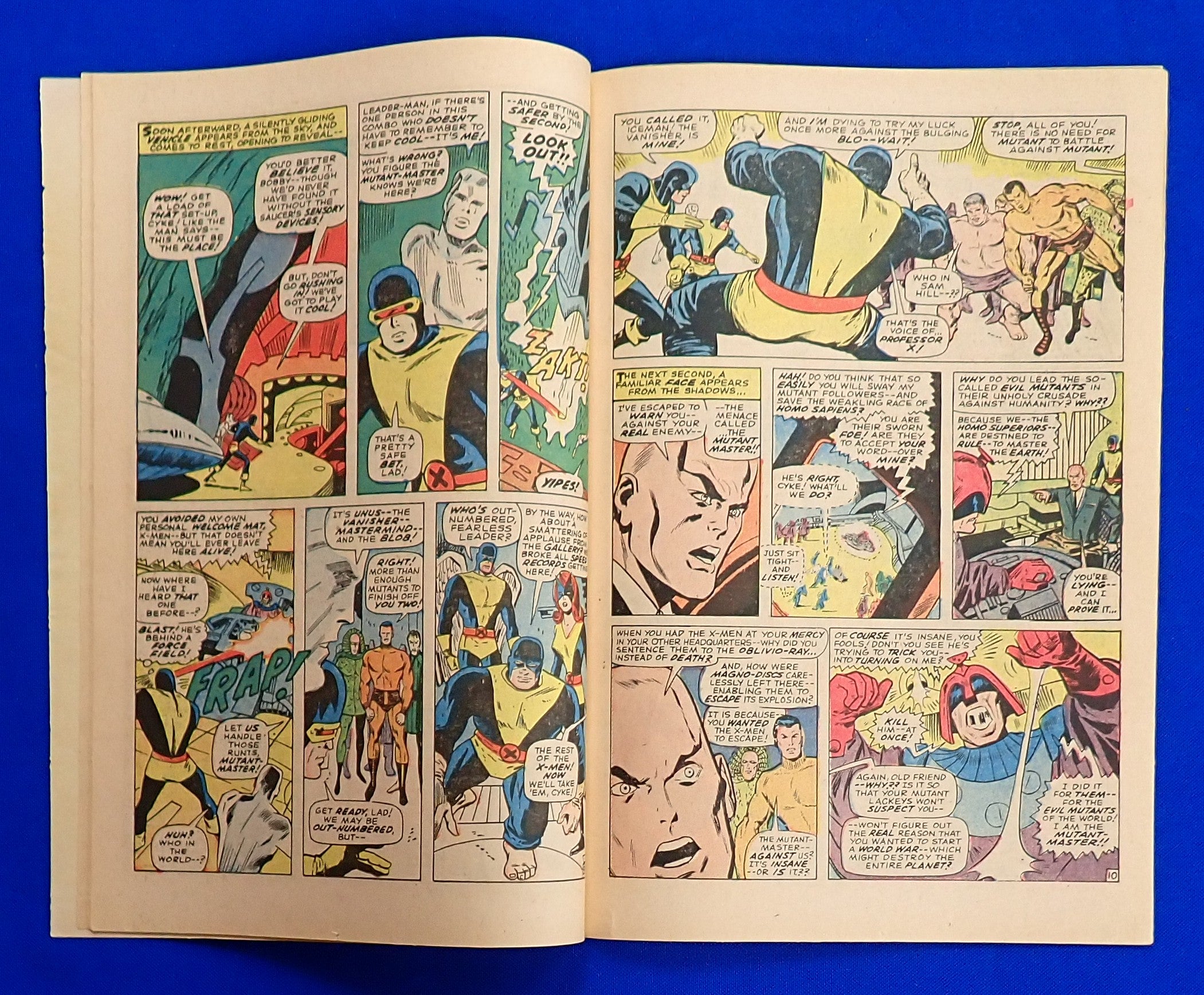X-Men #39 (1967) - VG+/FN (4.5-5.0) - Debut of New Suits