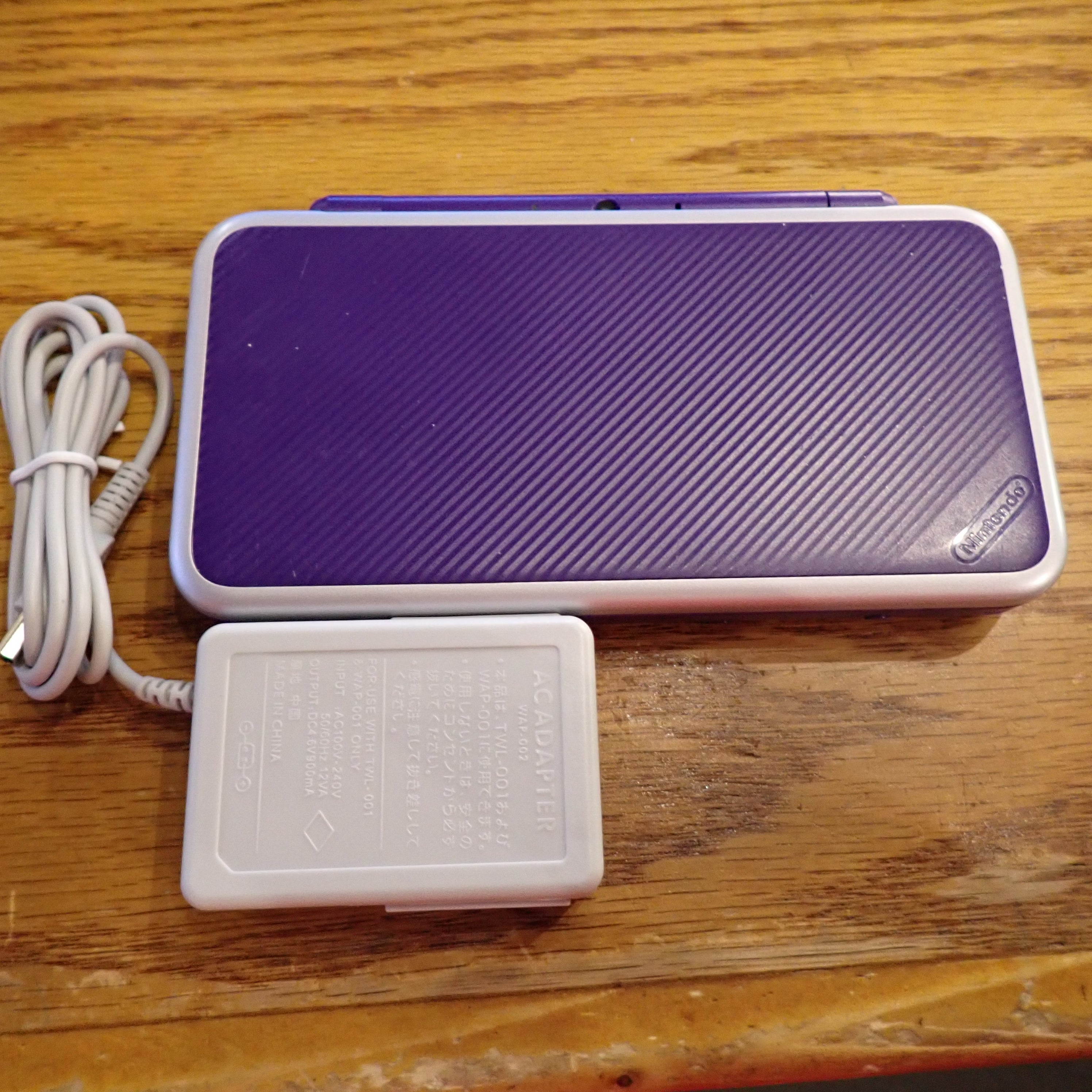 Nintendo 2DS XL - Purple & Silver